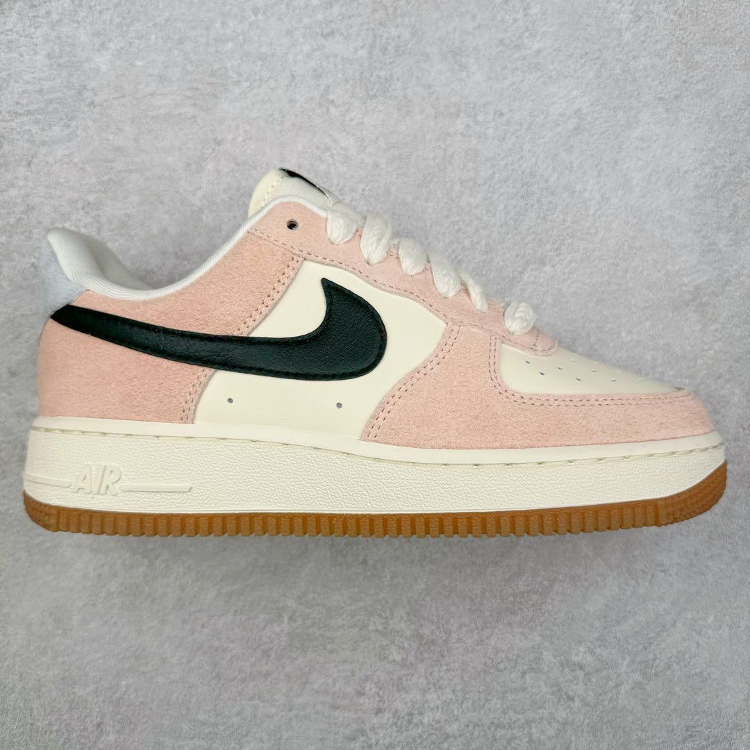 NK Air Force 1´07 Low 空军一号低帮百搭休闲运动板鞋 HZ7342-800 柔软、弹性十足的缓震性能和出色的中底设计 横跨复古与现代的外型结合 造就出风靡全球 三十多年的Force 1 直到今天还深受青睐 尺码：36 36.5 37.5 38 38.5 39 40 40.5 41 42 42.5 43 44 44.5 45-选品中心