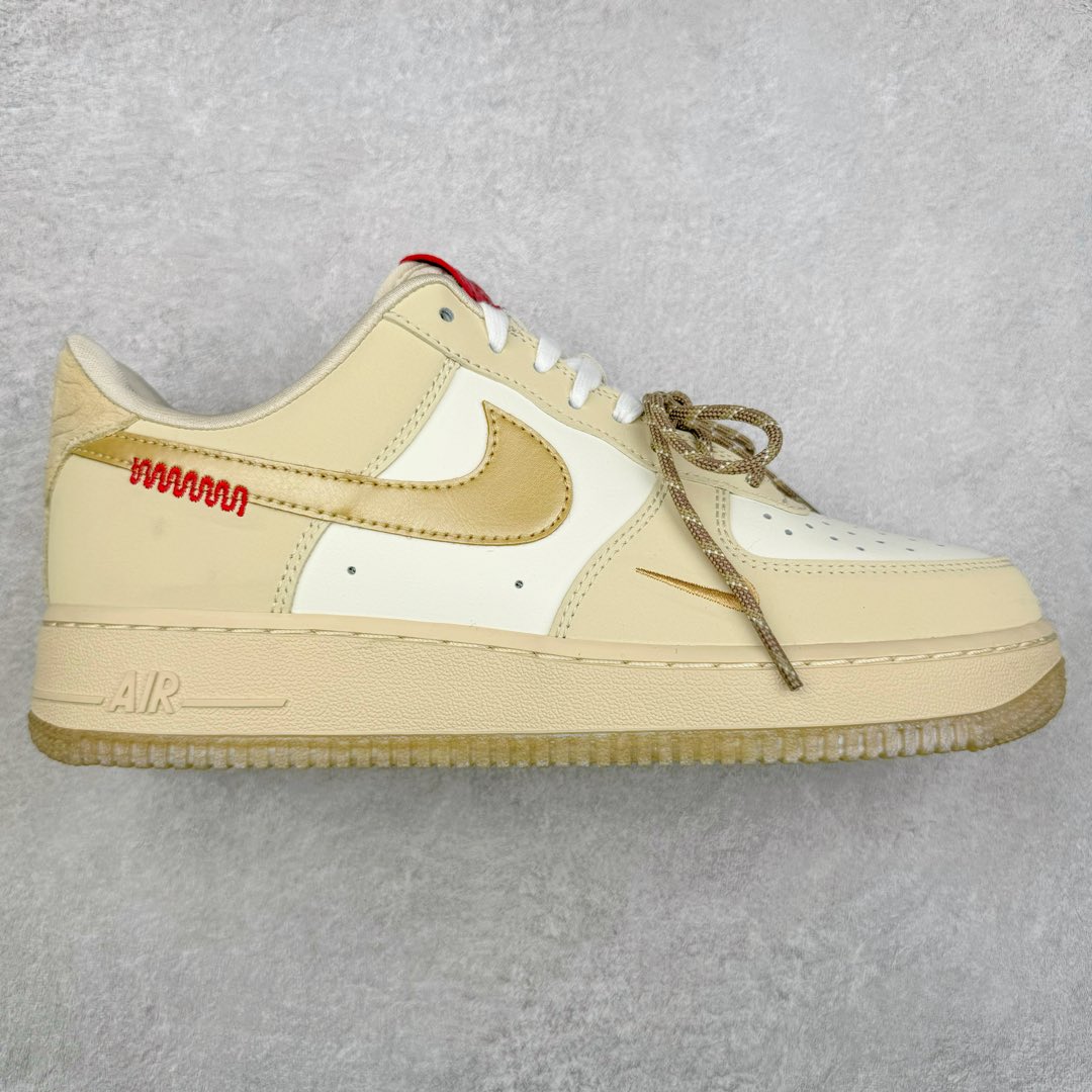 NK Air Force 1´07 Low 空军一号低帮百搭休闲运动板鞋 HV5990-172 柔软、弹性十足的缓震性能和出色的中底设计 横跨复古与现代的外型结合 造就出风靡全球 三十多年的Force 1 直到今天还深受青睐 尺码：36 36.5 37.5 38 38.5 39 40 40.5 41 42 42.5 43 44 44.5 45-选品中心