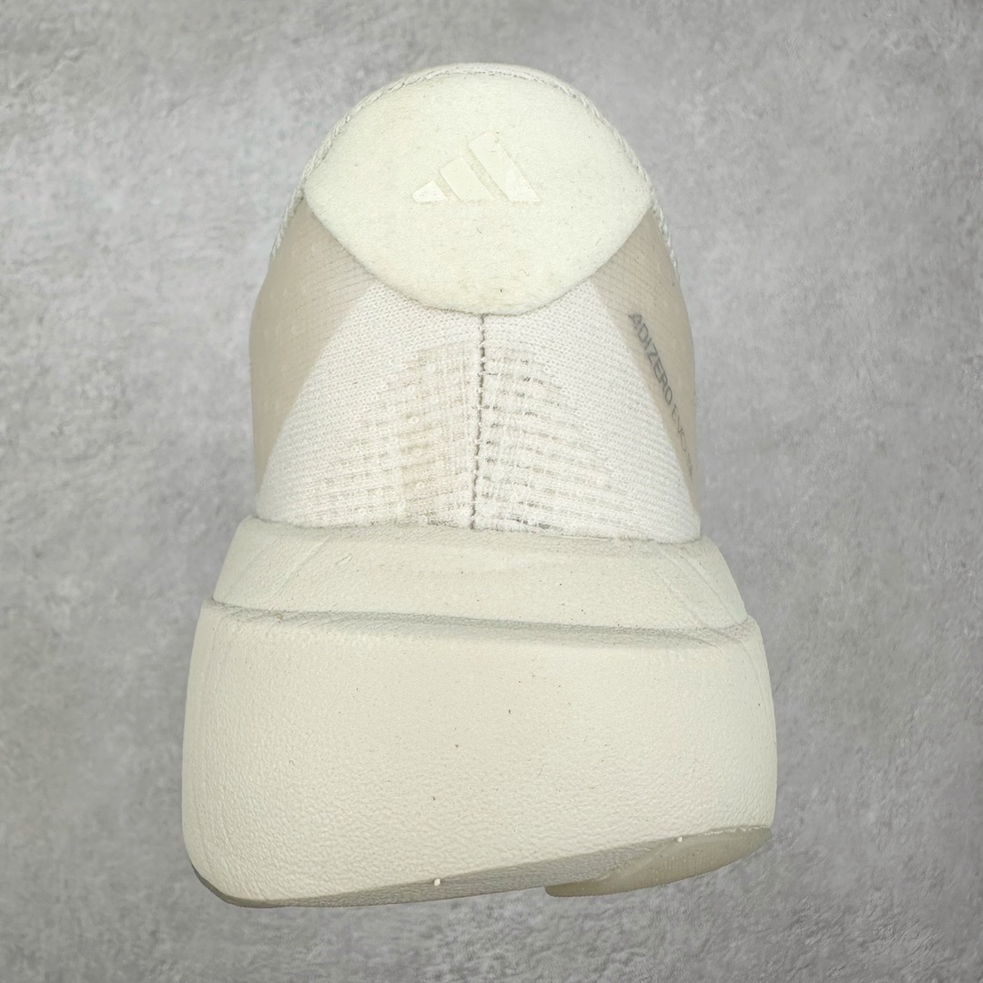 图片[8]-AD Adizero Eva SL M 零度进化版系列低帮轻便透气竞速休闲运动慢跑鞋 JR3418 相信大家对去年 adidas 横空出世的「顶级超跑」adiZero Adios Pro EVO 1 记忆犹新！不仅登顶阿迪史上最轻跑鞋宝座，更在接下来的全球马拉松赛事中，持续书写着惊人成绩，被网友戏称新一代「阿迪神鞋」全网刷屏！极简设计语言与强烈速度感和存在感的鞋侧三线，让人过目不忘，特别种草！其中定位于中长跑训练的 adidas Adizero Evo SL，整体外观造型与 adiZero Adios Pro EVO 1 非常相似。中底配置方面搭载全掌 Lightstrike Pro，鞋面采用透气网面示人，契合日常训练鞋的定位，更加耐用。外底给到了马牌橡胶，及类似上代竞速旗舰 adidas Adizero Adios Pro 3 区域分布。整体看下来无论是外观的鲜明辨识度，还是配置的扎实程度都很顶。尺码：36 36⅔ 37⅓ 38 38⅔ 39⅓ 40 40⅔ 41⅓ 42 42⅔ 43⅓ 44 45-选品中心