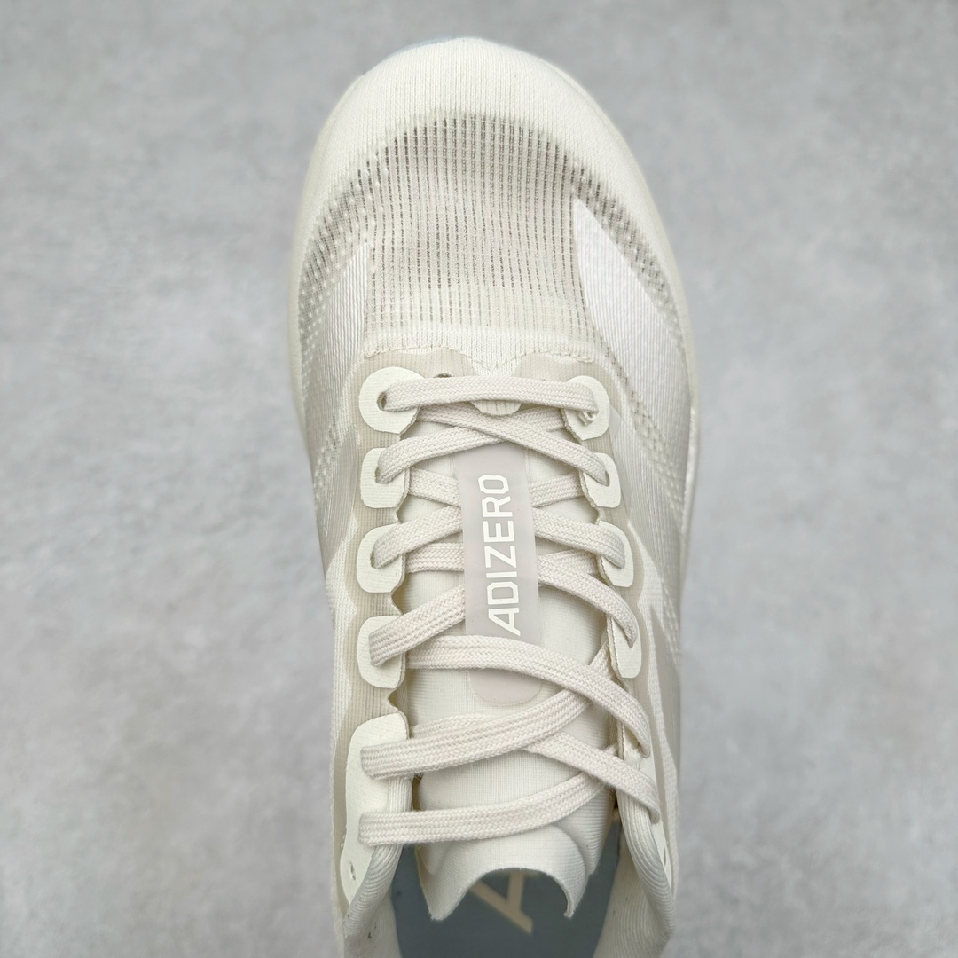 图片[4]-AD Adizero Eva SL M 零度进化版系列低帮轻便透气竞速休闲运动慢跑鞋 JR3418 相信大家对去年 adidas 横空出世的「顶级超跑」adiZero Adios Pro EVO 1 记忆犹新！不仅登顶阿迪史上最轻跑鞋宝座，更在接下来的全球马拉松赛事中，持续书写着惊人成绩，被网友戏称新一代「阿迪神鞋」全网刷屏！极简设计语言与强烈速度感和存在感的鞋侧三线，让人过目不忘，特别种草！其中定位于中长跑训练的 adidas Adizero Evo SL，整体外观造型与 adiZero Adios Pro EVO 1 非常相似。中底配置方面搭载全掌 Lightstrike Pro，鞋面采用透气网面示人，契合日常训练鞋的定位，更加耐用。外底给到了马牌橡胶，及类似上代竞速旗舰 adidas Adizero Adios Pro 3 区域分布。整体看下来无论是外观的鲜明辨识度，还是配置的扎实程度都很顶。尺码：36 36⅔ 37⅓ 38 38⅔ 39⅓ 40 40⅔ 41⅓ 42 42⅔ 43⅓ 44 45-选品中心