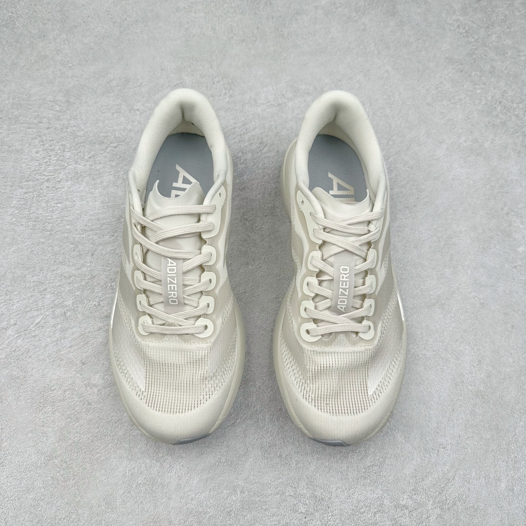 图片[2]-AD Adizero Eva SL M 零度进化版系列低帮轻便透气竞速休闲运动慢跑鞋 JR3418 相信大家对去年 adidas 横空出世的「顶级超跑」adiZero Adios Pro EVO 1 记忆犹新！不仅登顶阿迪史上最轻跑鞋宝座，更在接下来的全球马拉松赛事中，持续书写着惊人成绩，被网友戏称新一代「阿迪神鞋」全网刷屏！极简设计语言与强烈速度感和存在感的鞋侧三线，让人过目不忘，特别种草！其中定位于中长跑训练的 adidas Adizero Evo SL，整体外观造型与 adiZero Adios Pro EVO 1 非常相似。中底配置方面搭载全掌 Lightstrike Pro，鞋面采用透气网面示人，契合日常训练鞋的定位，更加耐用。外底给到了马牌橡胶，及类似上代竞速旗舰 adidas Adizero Adios Pro 3 区域分布。整体看下来无论是外观的鲜明辨识度，还是配置的扎实程度都很顶。尺码：36 36⅔ 37⅓ 38 38⅔ 39⅓ 40 40⅔ 41⅓ 42 42⅔ 43⅓ 44 45-选品中心