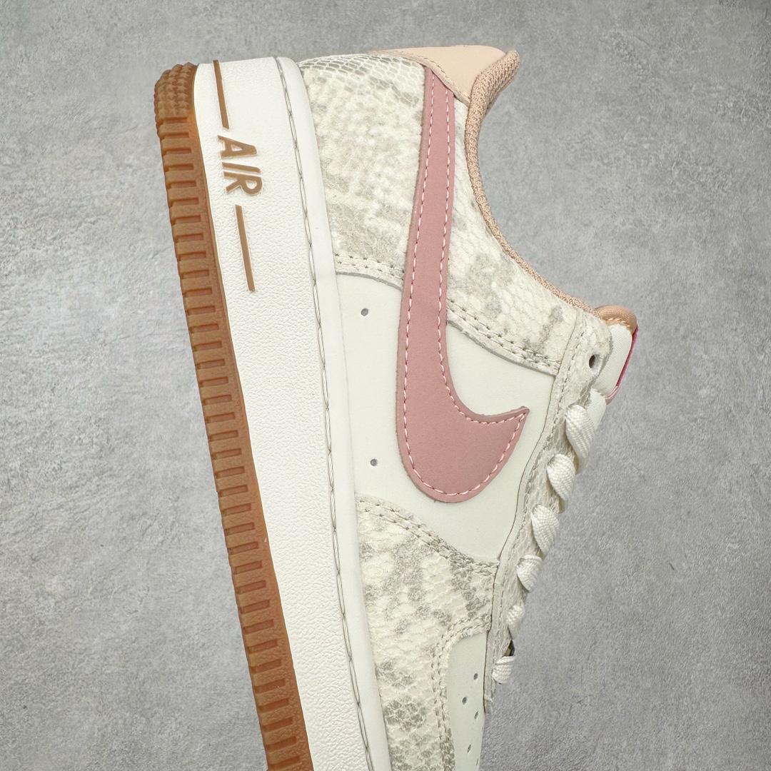 图片[6]-NK Air Force 1´07 Low 空军一号低帮百搭休闲运动板鞋 HF2898-100 柔软、弹性十足的缓震性能和出色的中底设计 横跨复古与现代的外型结合 造就出风靡全球 三十多年的Force 1 直到今天还深受青睐 尺码：36 36.5 37.5 38 38.5 39 40 40.5 41 42 42.5 43 44 44.5 45-选品中心