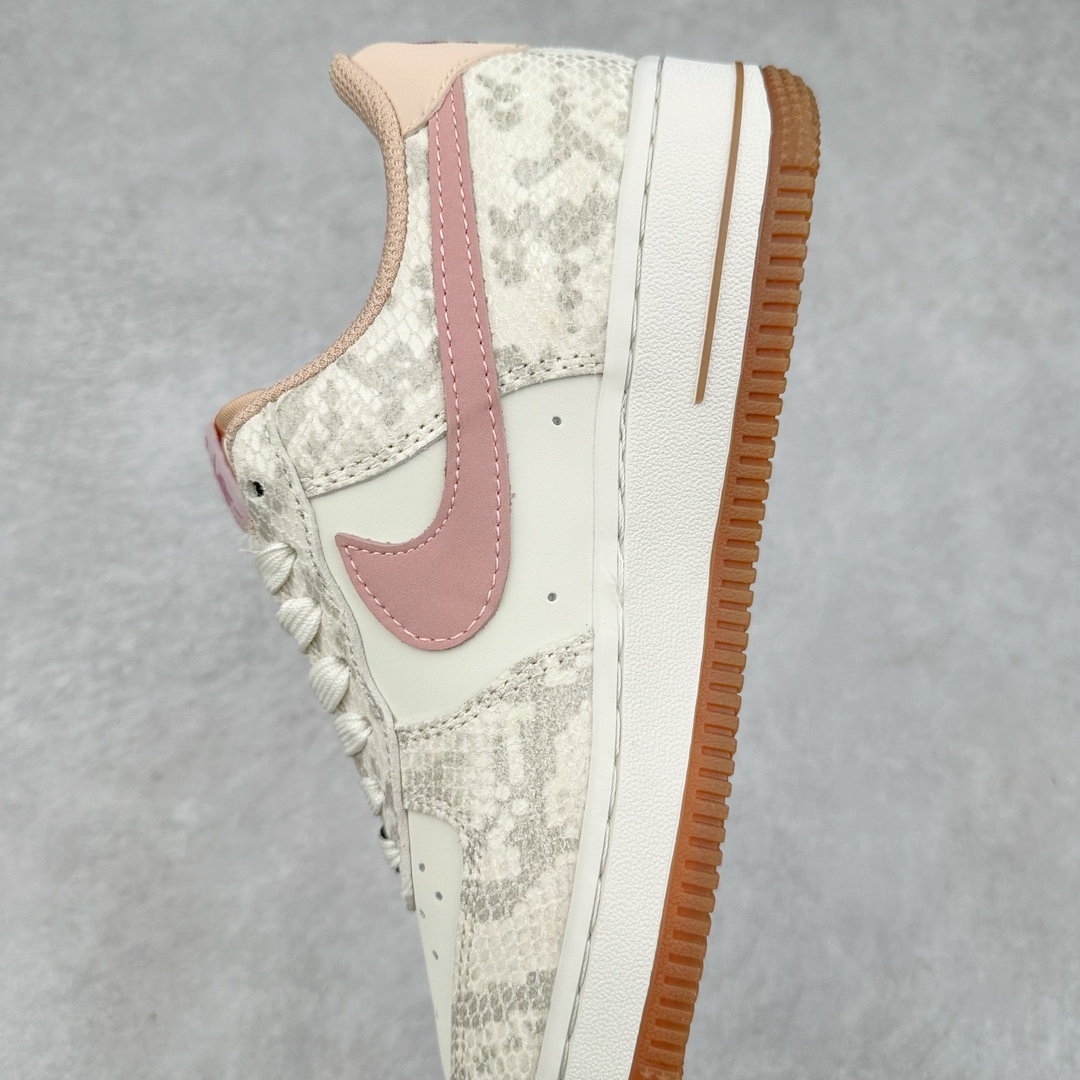 图片[7]-NK Air Force 1´07 Low 空军一号低帮百搭休闲运动板鞋 HF2898-100 柔软、弹性十足的缓震性能和出色的中底设计 横跨复古与现代的外型结合 造就出风靡全球 三十多年的Force 1 直到今天还深受青睐 尺码：36 36.5 37.5 38 38.5 39 40 40.5 41 42 42.5 43 44 44.5 45-选品中心