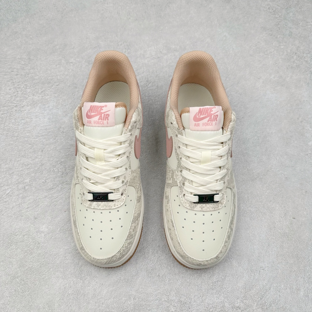 图片[2]-NK Air Force 1´07 Low 空军一号低帮百搭休闲运动板鞋 HF2898-100 柔软、弹性十足的缓震性能和出色的中底设计 横跨复古与现代的外型结合 造就出风靡全球 三十多年的Force 1 直到今天还深受青睐 尺码：36 36.5 37.5 38 38.5 39 40 40.5 41 42 42.5 43 44 44.5 45-选品中心