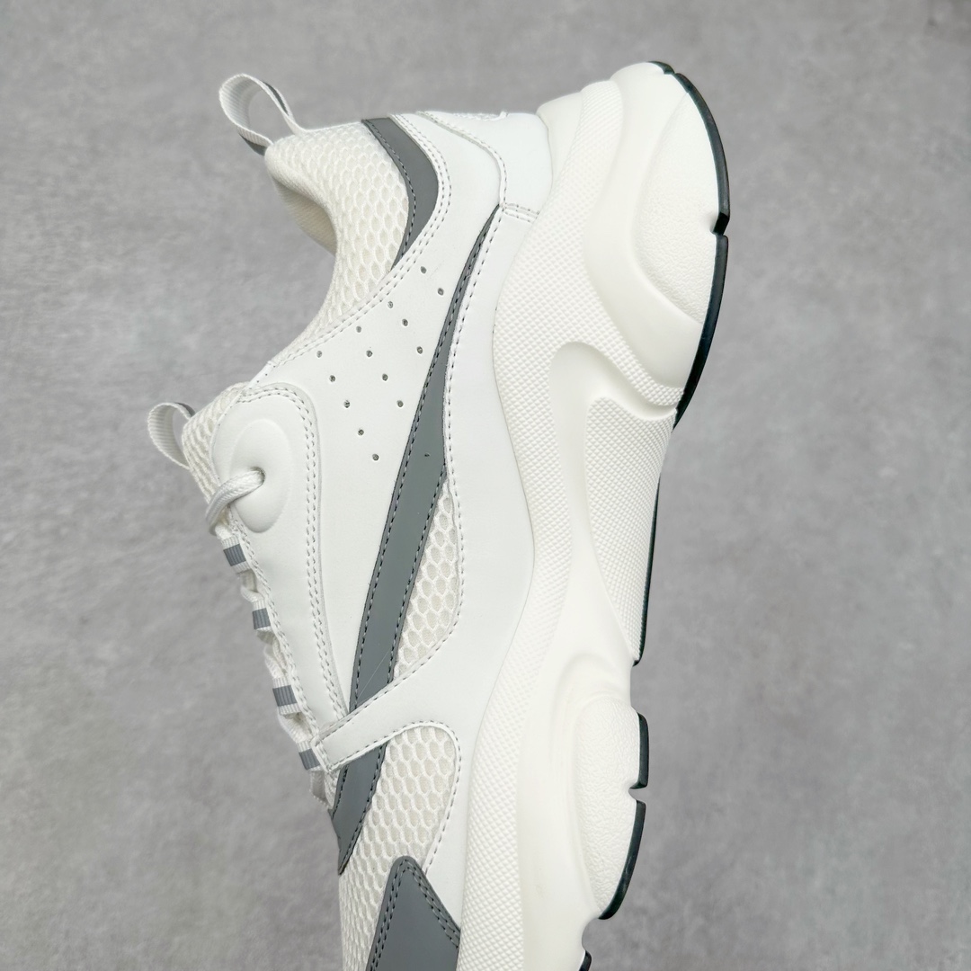 图片[7]-Dior迪奥 Homme B22 Trainer Sneaker 系列复古厚底老爹风休闲运动慢跑鞋 配置专柜购物袋及配件(配置抗压快递外包牛皮纸壳 采用光滑牛皮革组合网织布面材质 正确吸汗网布贴合海玻璃CD压纹鞋垫独家开发TPU弹力中底组合TR光泽耐韧锯齿橡胶大底 这款单品从复古慢跑鞋汲取灵感 采用厚实的低帮设计 精选牛皮与网眼织物拼接鞋面 搭配黑白相间的刻花橡胶鞋底 侧面带有浮雕“CD”标志装饰 尺码：38 39 40 41 42 43 44 45 46-选品中心