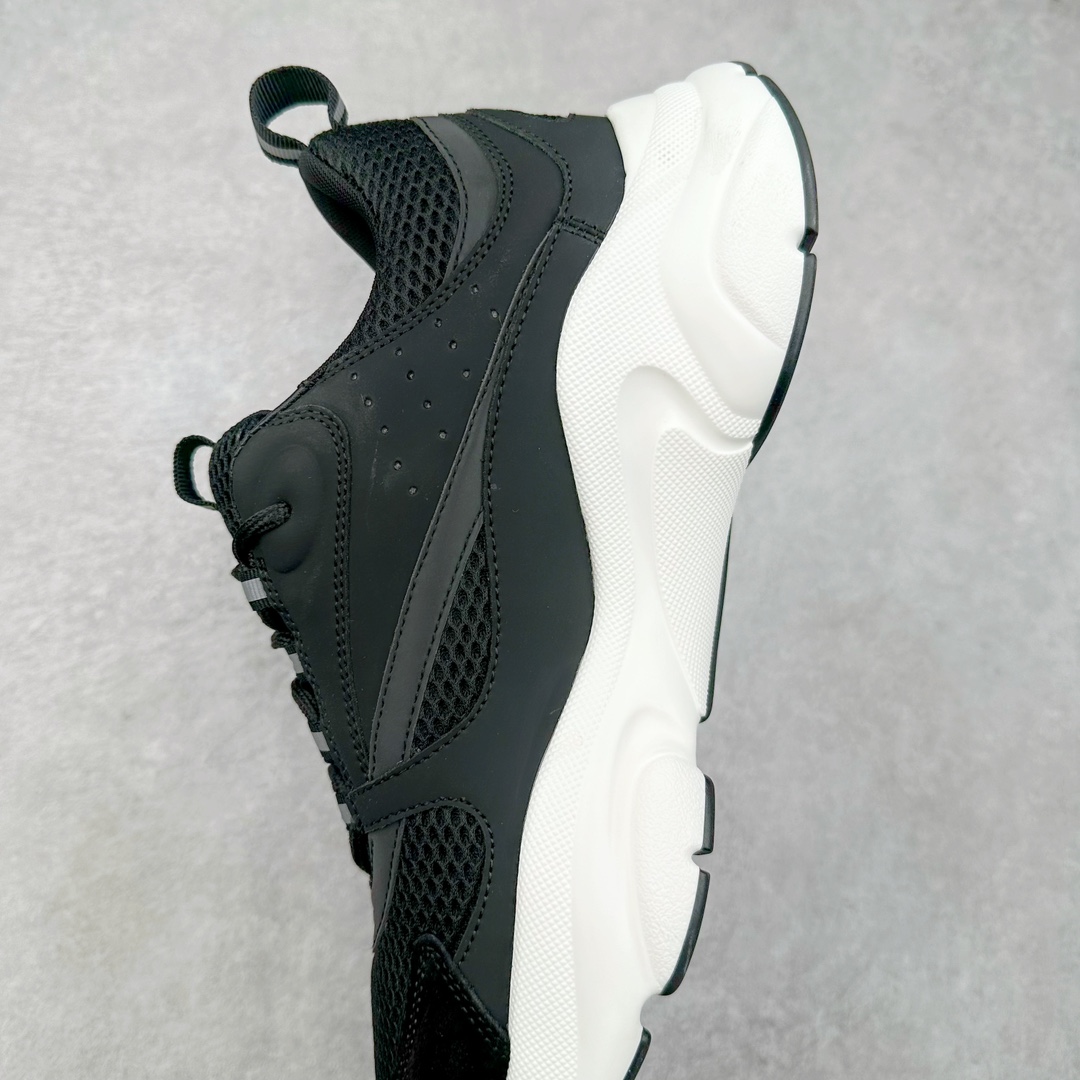 图片[7]-Dior迪奥 Homme B22 Trainer Sneaker 系列复古厚底老爹风休闲运动慢跑鞋 配置专柜购物袋及配件(配置抗压快递外包牛皮纸壳 采用光滑牛皮革组合网织布面材质 正确吸汗网布贴合海玻璃CD压纹鞋垫独家开发TPU弹力中底组合TR光泽耐韧锯齿橡胶大底 这款单品从复古慢跑鞋汲取灵感 采用厚实的低帮设计 精选牛皮与网眼织物拼接鞋面 搭配黑白相间的刻花橡胶鞋底 侧面带有浮雕“CD”标志装饰 尺码：38 39 40 41 42 43 44 45 46-选品中心