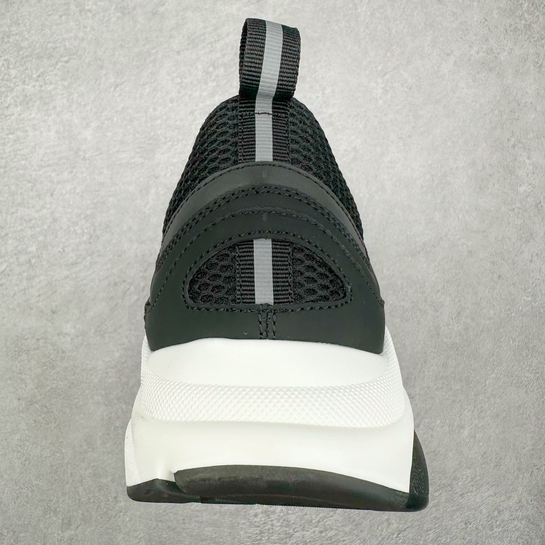 图片[8]-Dior迪奥 Homme B22 Trainer Sneaker 系列复古厚底老爹风休闲运动慢跑鞋 配置专柜购物袋及配件(配置抗压快递外包牛皮纸壳 采用光滑牛皮革组合网织布面材质 正确吸汗网布贴合海玻璃CD压纹鞋垫独家开发TPU弹力中底组合TR光泽耐韧锯齿橡胶大底 这款单品从复古慢跑鞋汲取灵感 采用厚实的低帮设计 精选牛皮与网眼织物拼接鞋面 搭配黑白相间的刻花橡胶鞋底 侧面带有浮雕“CD”标志装饰 尺码：38 39 40 41 42 43 44 45 46-选品中心