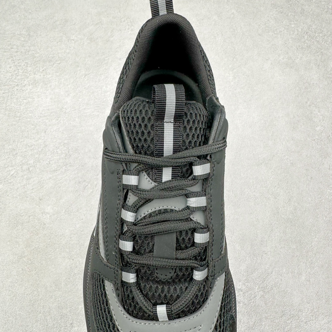 图片[5]-Dior迪奥 Homme B22 Trainer Sneaker 系列复古厚底老爹风休闲运动慢跑鞋 配置专柜购物袋及配件(配置抗压快递外包牛皮纸壳 采用光滑牛皮革组合网织布面材质 正确吸汗网布贴合海玻璃CD压纹鞋垫独家开发TPU弹力中底组合TR光泽耐韧锯齿橡胶大底 这款单品从复古慢跑鞋汲取灵感 采用厚实的低帮设计 精选牛皮与网眼织物拼接鞋面 搭配黑白相间的刻花橡胶鞋底 侧面带有浮雕“CD”标志装饰 尺码：38 39 40 41 42 43 44 45 46-选品中心