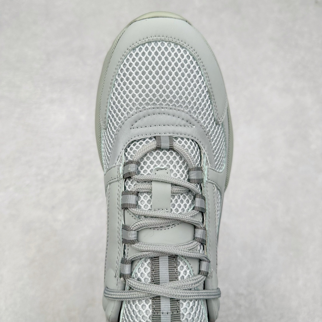 图片[4]-Dior迪奥 Homme B22 Trainer Sneaker 系列复古厚底老爹风休闲运动慢跑鞋 配置专柜购物袋及配件(配置抗压快递外包牛皮纸壳 采用光滑牛皮革组合网织布面材质 正确吸汗网布贴合海玻璃CD压纹鞋垫独家开发TPU弹力中底组合TR光泽耐韧锯齿橡胶大底 这款单品从复古慢跑鞋汲取灵感 采用厚实的低帮设计 精选牛皮与网眼织物拼接鞋面 搭配黑白相间的刻花橡胶鞋底 侧面带有浮雕“CD”标志装饰 尺码：38 39 40 41 42 43 44 45 46-选品中心