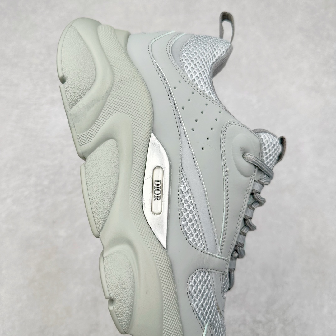 图片[6]-Dior迪奥 Homme B22 Trainer Sneaker 系列复古厚底老爹风休闲运动慢跑鞋 配置专柜购物袋及配件(配置抗压快递外包牛皮纸壳 采用光滑牛皮革组合网织布面材质 正确吸汗网布贴合海玻璃CD压纹鞋垫独家开发TPU弹力中底组合TR光泽耐韧锯齿橡胶大底 这款单品从复古慢跑鞋汲取灵感 采用厚实的低帮设计 精选牛皮与网眼织物拼接鞋面 搭配黑白相间的刻花橡胶鞋底 侧面带有浮雕“CD”标志装饰 尺码：38 39 40 41 42 43 44 45 46-选品中心
