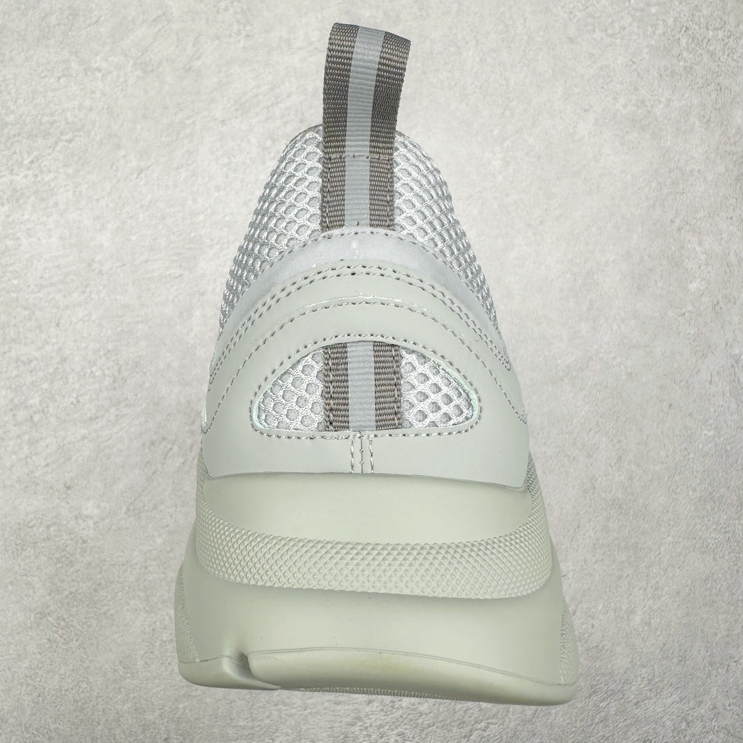 图片[8]-Dior迪奥 Homme B22 Trainer Sneaker 系列复古厚底老爹风休闲运动慢跑鞋 配置专柜购物袋及配件(配置抗压快递外包牛皮纸壳 采用光滑牛皮革组合网织布面材质 正确吸汗网布贴合海玻璃CD压纹鞋垫独家开发TPU弹力中底组合TR光泽耐韧锯齿橡胶大底 这款单品从复古慢跑鞋汲取灵感 采用厚实的低帮设计 精选牛皮与网眼织物拼接鞋面 搭配黑白相间的刻花橡胶鞋底 侧面带有浮雕“CD”标志装饰 尺码：38 39 40 41 42 43 44 45 46-选品中心