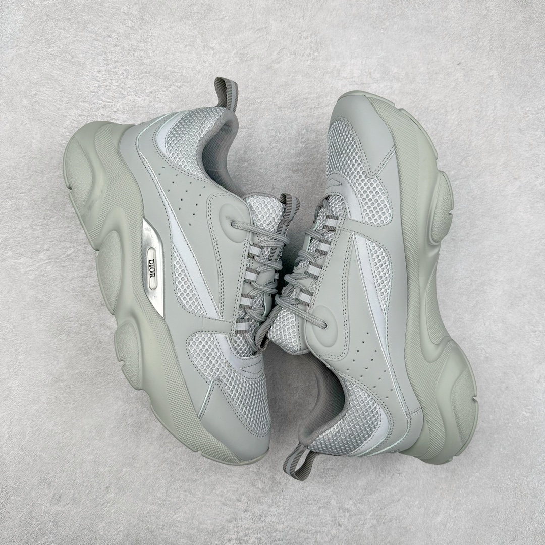 图片[3]-Dior迪奥 Homme B22 Trainer Sneaker 系列复古厚底老爹风休闲运动慢跑鞋 配置专柜购物袋及配件(配置抗压快递外包牛皮纸壳 采用光滑牛皮革组合网织布面材质 正确吸汗网布贴合海玻璃CD压纹鞋垫独家开发TPU弹力中底组合TR光泽耐韧锯齿橡胶大底 这款单品从复古慢跑鞋汲取灵感 采用厚实的低帮设计 精选牛皮与网眼织物拼接鞋面 搭配黑白相间的刻花橡胶鞋底 侧面带有浮雕“CD”标志装饰 尺码：38 39 40 41 42 43 44 45 46-选品中心