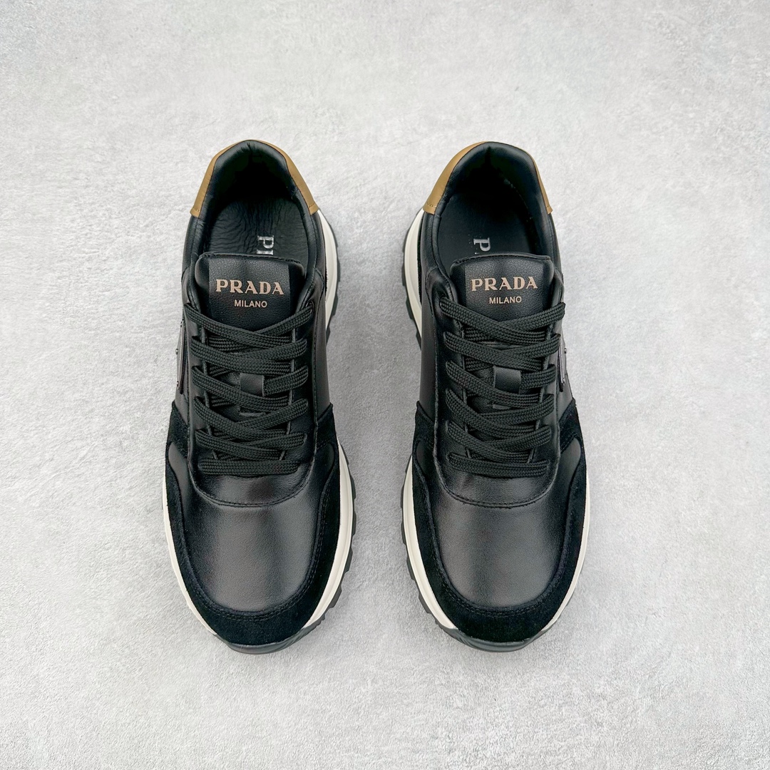 图片[2]-PRADA普拉达 厚底徽标系带运动休闲男鞋系列 广东大厂品质 专柜同步 大气个性更潮更抢眼更追求档次，它将颠覆旧念，与您共度时尚潮人必备! 面料采用原版进口小牛皮 牛皮内里垫脚 橡胶发泡大底 轻便防滑耐磨 脚感舒适 款式耐看做工精细 配以简洁利落的鞋楦 彰显男人的果敢和硬朗 尺码：39-44（皮鞋码）-选品中心