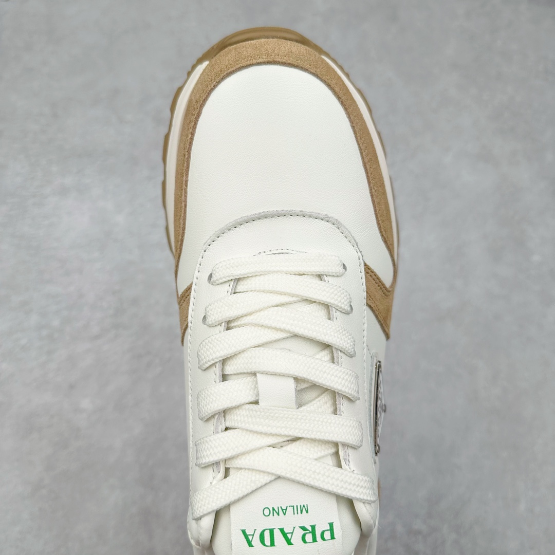 图片[4]-PRADA普拉达 厚底徽标系带运动休闲男鞋系列 广东大厂品质 专柜同步 大气个性更潮更抢眼更追求档次，它将颠覆旧念，与您共度时尚潮人必备! 面料采用原版进口小牛皮 牛皮内里垫脚 橡胶发泡大底 轻便防滑耐磨 脚感舒适 款式耐看做工精细 配以简洁利落的鞋楦 彰显男人的果敢和硬朗 尺码：39-44（皮鞋码）-选品中心