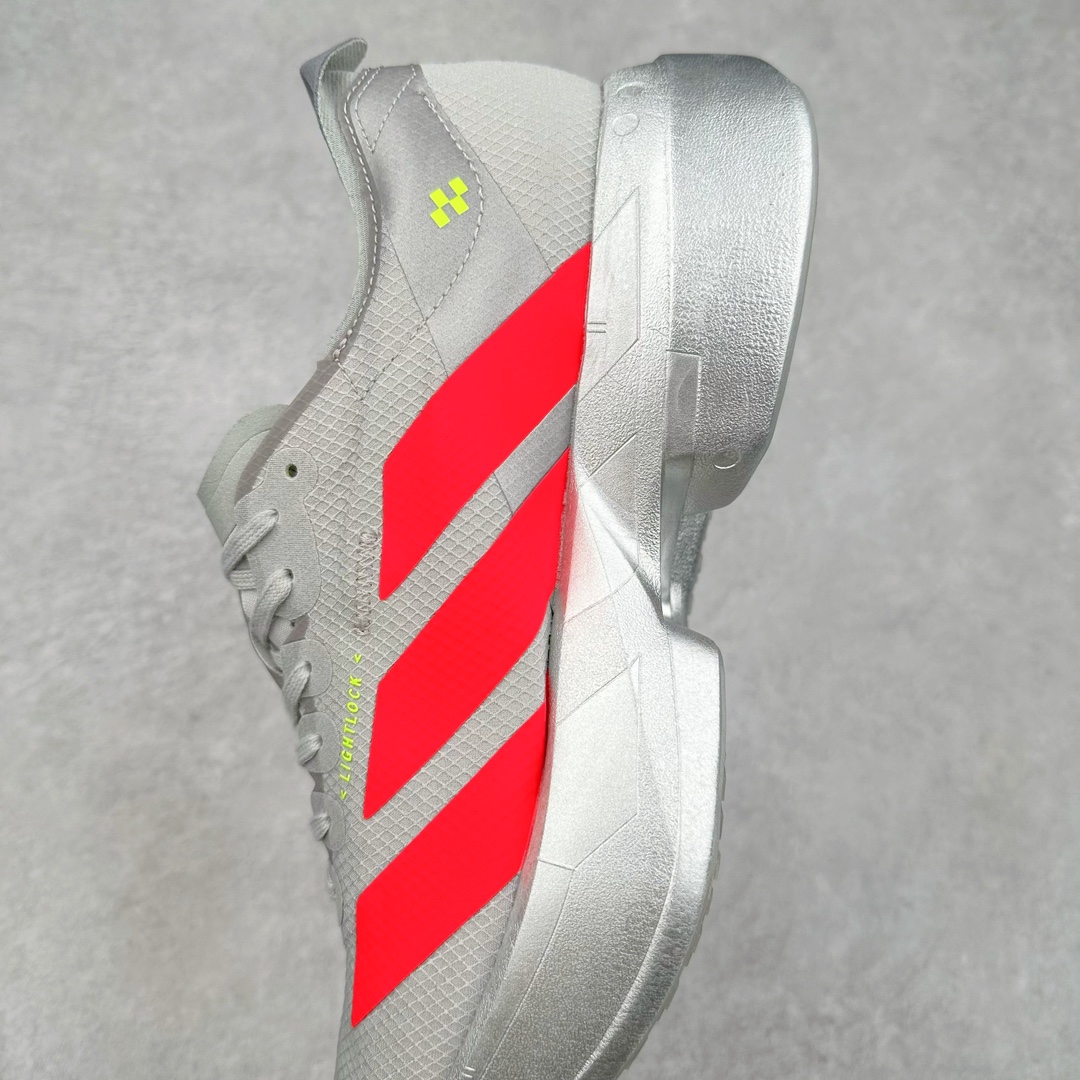 图片[7]-AD Adizero Eva SL M 零度进化版系列低帮轻便透气竞速休闲运动慢跑鞋 JR6372 相信大家对去年 adidas 横空出世的「顶级超跑」adiZero Adios Pro EVO 1 记忆犹新！不仅登顶阿迪史上最轻跑鞋宝座，更在接下来的全球马拉松赛事中，持续书写着惊人成绩，被网友戏称新一代「阿迪神鞋」全网刷屏！极简设计语言与强烈速度感和存在感的鞋侧三线，让人过目不忘，特别种草！其中定位于中长跑训练的 adidas Adizero Evo SL，整体外观造型与 adiZero Adios Pro EVO 1 非常相似。中底配置方面搭载全掌 Lightstrike Pro，鞋面采用透气网面示人，契合日常训练鞋的定位，更加耐用。外底给到了马牌橡胶，及类似上代竞速旗舰 adidas Adizero Adios Pro 3 区域分布。整体看下来无论是外观的鲜明辨识度，还是配置的扎实程度都很顶。尺码：36 36⅔ 37⅓ 38 38⅔ 39⅓ 40 40⅔ 41⅓ 42 42⅔ 43⅓ 44 45-选品中心