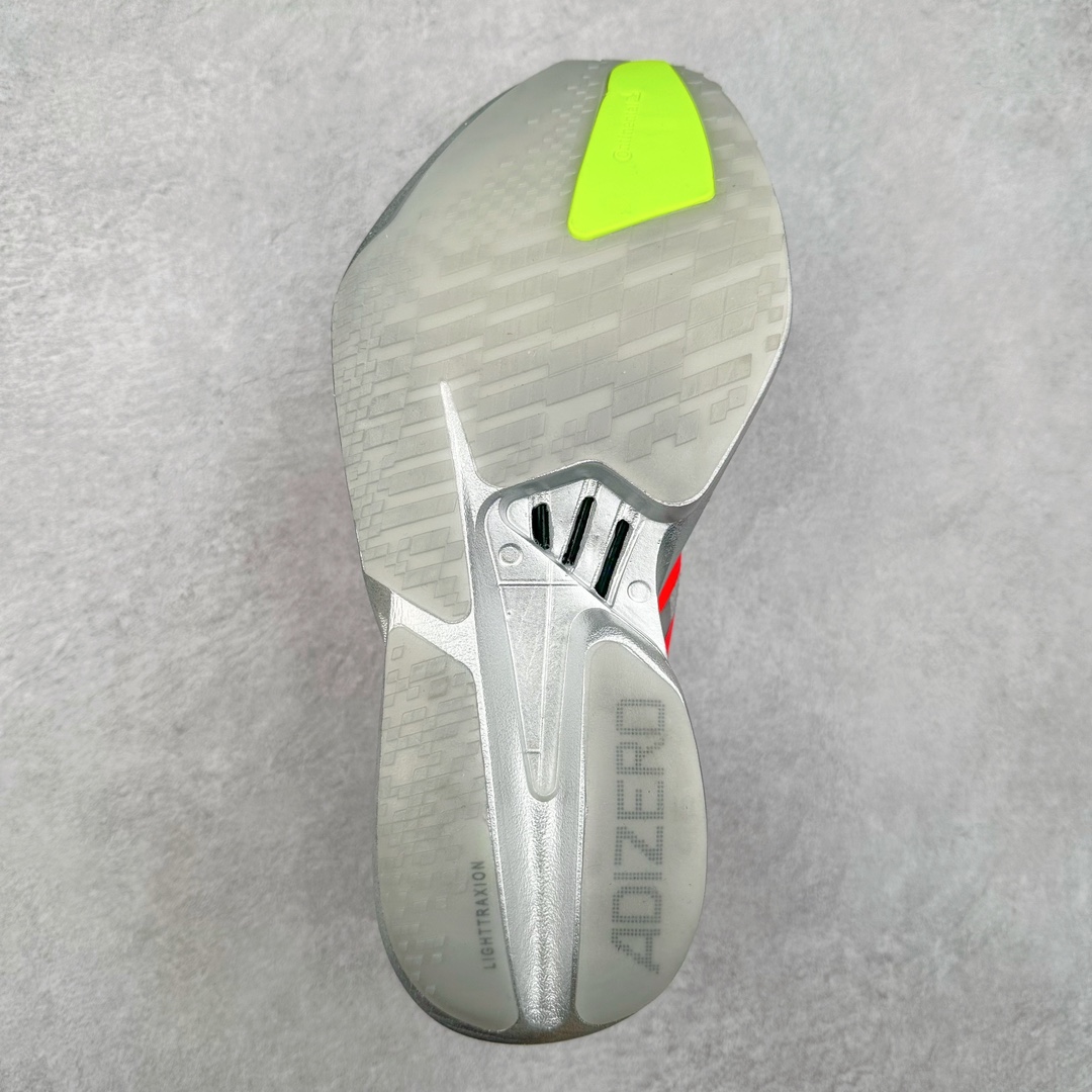 图片[9]-AD Adizero Eva SL M 零度进化版系列低帮轻便透气竞速休闲运动慢跑鞋 JR6372 相信大家对去年 adidas 横空出世的「顶级超跑」adiZero Adios Pro EVO 1 记忆犹新！不仅登顶阿迪史上最轻跑鞋宝座，更在接下来的全球马拉松赛事中，持续书写着惊人成绩，被网友戏称新一代「阿迪神鞋」全网刷屏！极简设计语言与强烈速度感和存在感的鞋侧三线，让人过目不忘，特别种草！其中定位于中长跑训练的 adidas Adizero Evo SL，整体外观造型与 adiZero Adios Pro EVO 1 非常相似。中底配置方面搭载全掌 Lightstrike Pro，鞋面采用透气网面示人，契合日常训练鞋的定位，更加耐用。外底给到了马牌橡胶，及类似上代竞速旗舰 adidas Adizero Adios Pro 3 区域分布。整体看下来无论是外观的鲜明辨识度，还是配置的扎实程度都很顶。尺码：36 36⅔ 37⅓ 38 38⅔ 39⅓ 40 40⅔ 41⅓ 42 42⅔ 43⅓ 44 45-选品中心