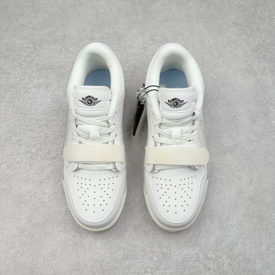 图片[2]-Air Jordan Legacy AJ312 低帮 HF3182-100 鞋身采用了皮革材质打造 横跨鞋面的魔术贴十分吸睛 侧面的Swoosh Logo的一部分被鞋面遮挡了一部分 颇具玩味 魔术贴上标有NK标识 而鞋舌上是Jordan的经典飞翼Logo 后跟和鞋底均采用了Air Jordan 3 的设计 后跟上同样也使用了经典的爆裂纹图案 尺码：36 36.5 37.5 38 38.5 39 40 40.5 41 42 42.5 43 44 44.5 45 46 47.5-选品中心