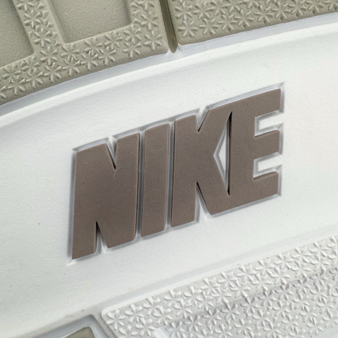 图片[16]-＃Lw纯原 A Ma Maniére x Air Jordan AJ3 Retro AMM联名白紫灰 DH3434-110 圈内最强三代系列 匠心打造 开发时长超过半年 目前可过各类鉴定或无法鉴定 裸鞋随便操作 全套原纸板楦头开发 原厂大底磨具加持立体防滑纹理 原装可视Air Sole气垫 原汁原味最完美的三代版型 唯一正确鞋头趴度弧度高度鞋身腰线 原厂TPU彩虹扎染后跟饰片 正确内里反口里网布 皮料菱角分明不变形无多余毛边 广东原厂zp同批次手工大底描漆拉丝 市场唯一原厂鞋扣模具 原厂织唛标 原厂飞人电绣工艺 尾指中部跳三针 独家绑鞋带手法 印刷中底布 四线拉帮 米色美纹纸贴合固定 进口港宝加持 后跟自然饱满 全鞋荧光划线卡点 追求极致完美 每一双都是工艺品 多重QC质检 超越公司货的品控标准 实实在在的免检产品 尺码：36 36.5 37.5 38 38.5 39 40 40.5 41 42 42.5 43 44 44.5 45 45.5 46 47.5 48.5-选品中心