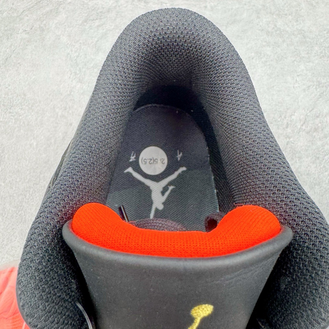 图片[19]-＃Lw纯原 J Balvin x Air Jordan AJ3 联名黑红 彩虹渐变 FN0344-001 圈内最强三代系列 匠心打造 开发时长超过半年 目前可过各类鉴定或无法鉴定 裸鞋随便操作 全套原纸板楦头开发 原厂大底磨具加持立体防滑纹理 原装可视Air Sole气垫 原汁原味最完美的三代版型 唯一正确鞋头趴度弧度高度鞋身腰线 原厂TPU彩虹扎染后跟饰片 正确内里反口里网布 皮料菱角分明不变形无多余毛边 广东原厂zp同批次手工大底描漆拉丝 市场唯一原厂鞋扣模具 原厂织唛标 原厂飞人电绣工艺 尾指中部跳三针 独家绑鞋带手法 印刷中底布 四线拉帮 米色美纹纸贴合固定 进口港宝加持 后跟自然饱满 全鞋荧光划线卡点 追求极致完美 每一双都是工艺品 多重QC质检 超越公司货的品控标准 实实在在的免检产品 尺码：36 36.5 37.5 38 38.5 39 40 40.5 41 42 42.5 43 44 44.5 45 45.5 46 47.5 48.5-选品中心