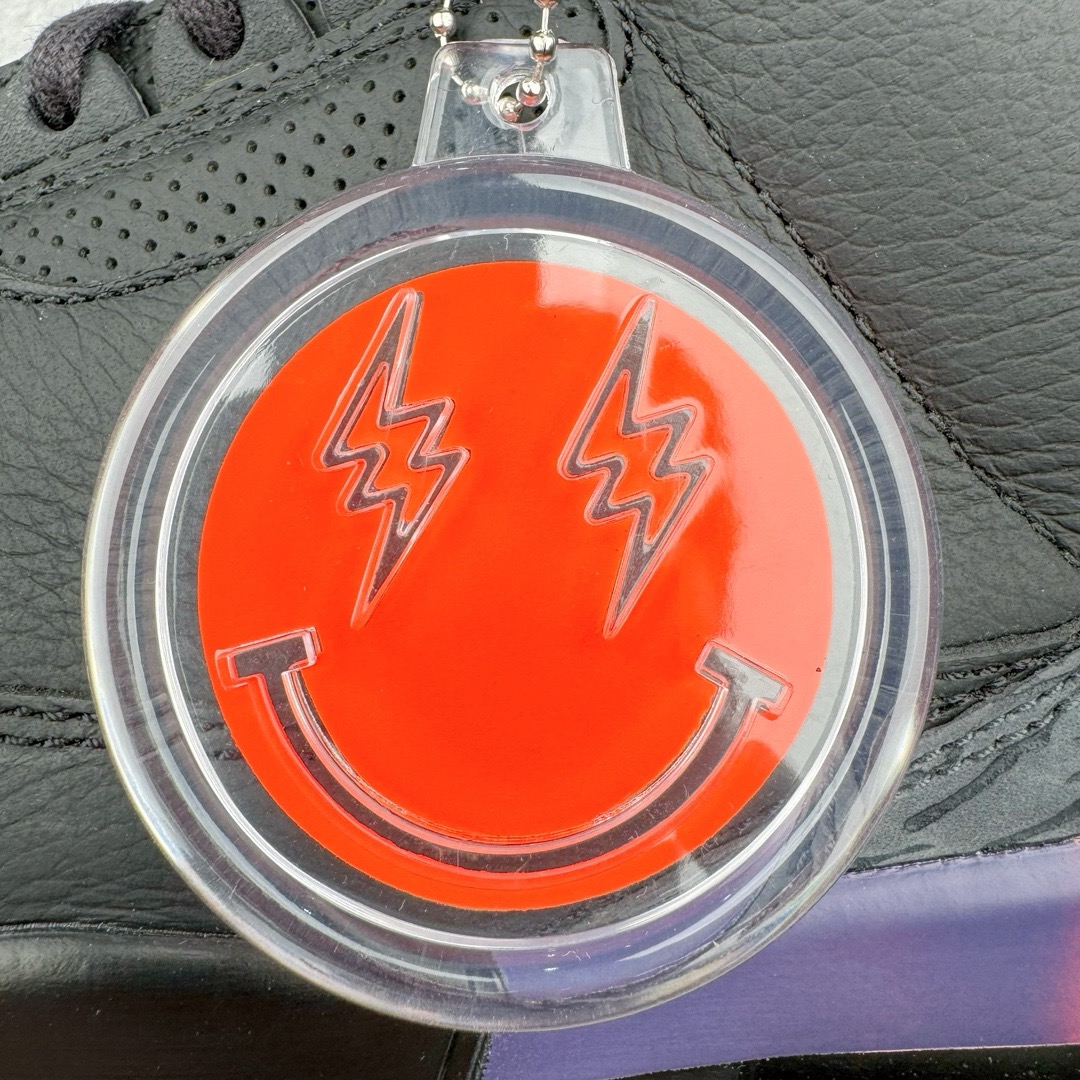 图片[23]-＃Lw纯原 J Balvin x Air Jordan AJ3 联名黑红 彩虹渐变 FN0344-001 圈内最强三代系列 匠心打造 开发时长超过半年 目前可过各类鉴定或无法鉴定 裸鞋随便操作 全套原纸板楦头开发 原厂大底磨具加持立体防滑纹理 原装可视Air Sole气垫 原汁原味最完美的三代版型 唯一正确鞋头趴度弧度高度鞋身腰线 原厂TPU彩虹扎染后跟饰片 正确内里反口里网布 皮料菱角分明不变形无多余毛边 广东原厂zp同批次手工大底描漆拉丝 市场唯一原厂鞋扣模具 原厂织唛标 原厂飞人电绣工艺 尾指中部跳三针 独家绑鞋带手法 印刷中底布 四线拉帮 米色美纹纸贴合固定 进口港宝加持 后跟自然饱满 全鞋荧光划线卡点 追求极致完美 每一双都是工艺品 多重QC质检 超越公司货的品控标准 实实在在的免检产品 尺码：36 36.5 37.5 38 38.5 39 40 40.5 41 42 42.5 43 44 44.5 45 45.5 46 47.5 48.5-选品中心