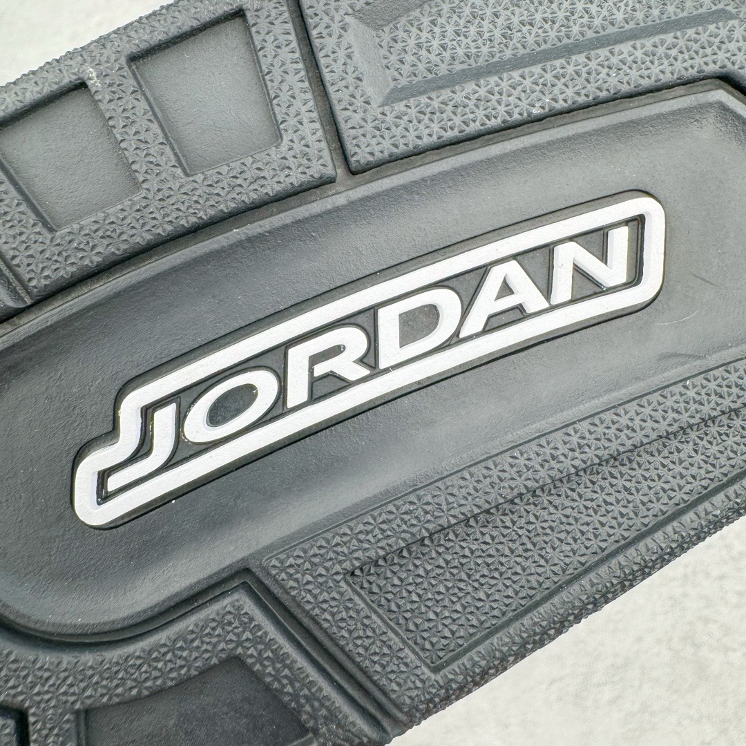 图片[19]-＃Lw纯原 Air Jordan AJ3 Retro 黑猫 CK9246-168 圈内最强三代系列 匠心打造 开发时长超过半年 目前可过各类鉴定或无法鉴定 裸鞋随便操作 全套原纸板楦头开发 原厂大底磨具加持立体防滑纹理 原装可视Air Sole气垫 原汁原味最完美的三代版型 唯一正确鞋头趴度弧度高度鞋身腰线 原厂TPU彩虹扎染后跟饰片 正确内里反口里网布 皮料菱角分明不变形无多余毛边 广东原厂zp同批次手工大底描漆拉丝 市场唯一原厂鞋扣模具 原厂织唛标 原厂飞人电绣工艺 尾指中部跳三针 独家绑鞋带手法 印刷中底布 四线拉帮 米色美纹纸贴合固定 进口港宝加持 后跟自然饱满 全鞋荧光划线卡点 追求极致完美 每一双都是工艺品 多重QC质检 超越公司货的品控标准 实实在在的免检产品 尺码：36 36.5 37.5 38 38.5 39 40 40.5 41 42 42.5 43 44 44.5 45 45.5 46 47.5 48.5-选品中心