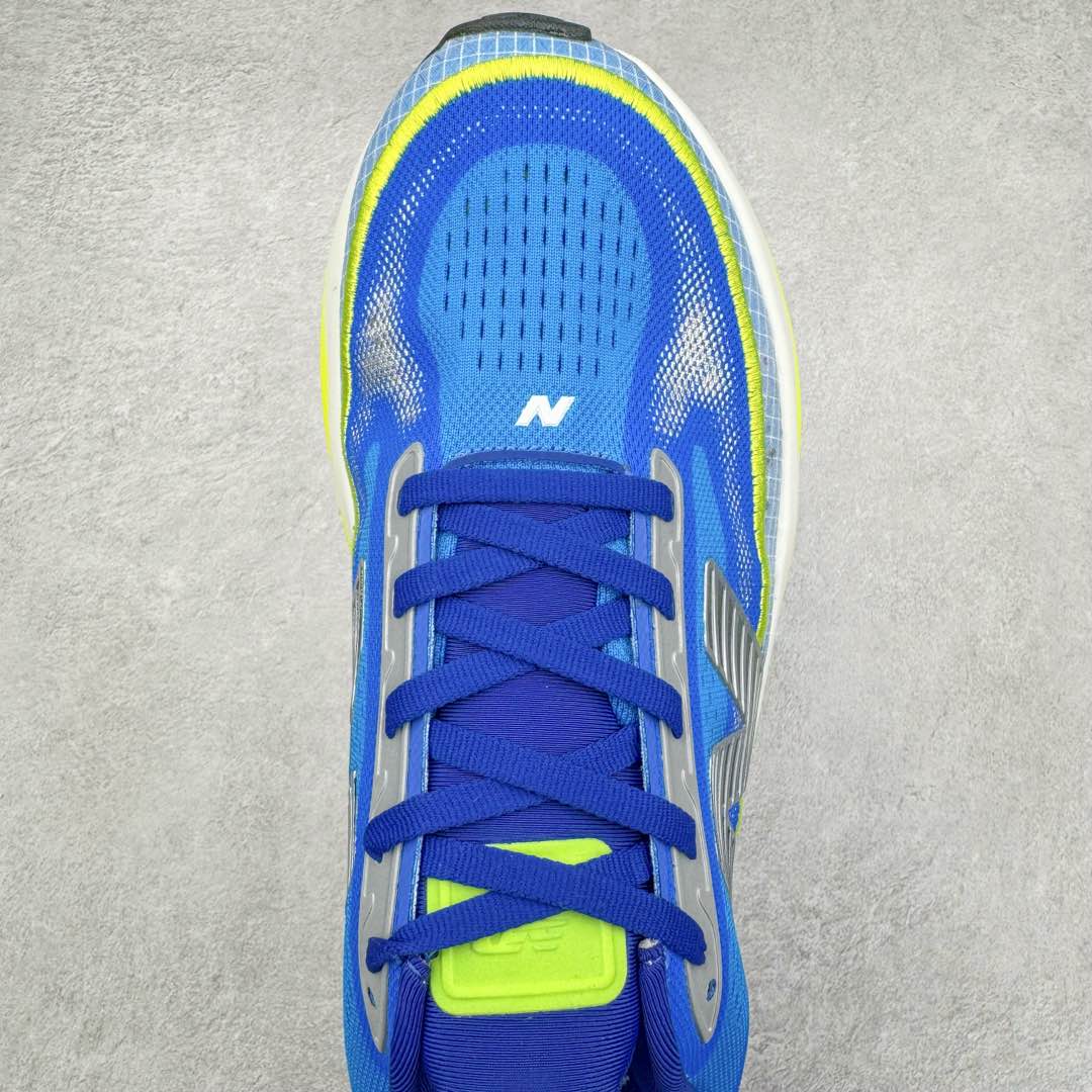 图片[4]-New Balance Fresh Foam X NB1080V5 新百伦系列低帮轻量化厚底健身休闲运动慢跑鞋 近赏｜无论是日常慢跑，还是City Walk，它都可轻松应对提起今年最流行的事情，想必在你所在的城市来一段City Walk，是很多潮男潮女都会做的吧。当时间来到十月，一年中最舒服的时光，无论是慢跑也好，还是City Walk，今天推荐的这双鞋，都可以轻松应对。那就是可以带给你久违的松弛感、治愈你柔软的需要的New Balance Fresh Foam X1080v15。作为New Balance经典跑鞋系列，1080系列可以说凝聚了品牌历来前沿科技与制造匠心。今年的v13版本可谓再度革新。在舒适体验、运动性能以及造型风格三个维度上做到了有机交融。舒适体验一直是1080跑鞋系列带给我们最大的直观感受，加上本就带有严肃跑鞋基因，在今年全新材料配方的Fresh FoamX中底泡棉上则有了不一样的缓震性能，重新定义“踩屎感”。可再生柔软针织鞋面使用可追溯的Repreve再生鞋面材料，柔软透气的鞋面提供绵密的贴合与包裹感，轻量分区橡胶大底分区外底橡胶采用新材料，改进纹路设计，增加前掌外底硬度，提升滚动反馈和传动效率。尺码：40 40.5 41.5 42 42.5 43 44 45-选品中心