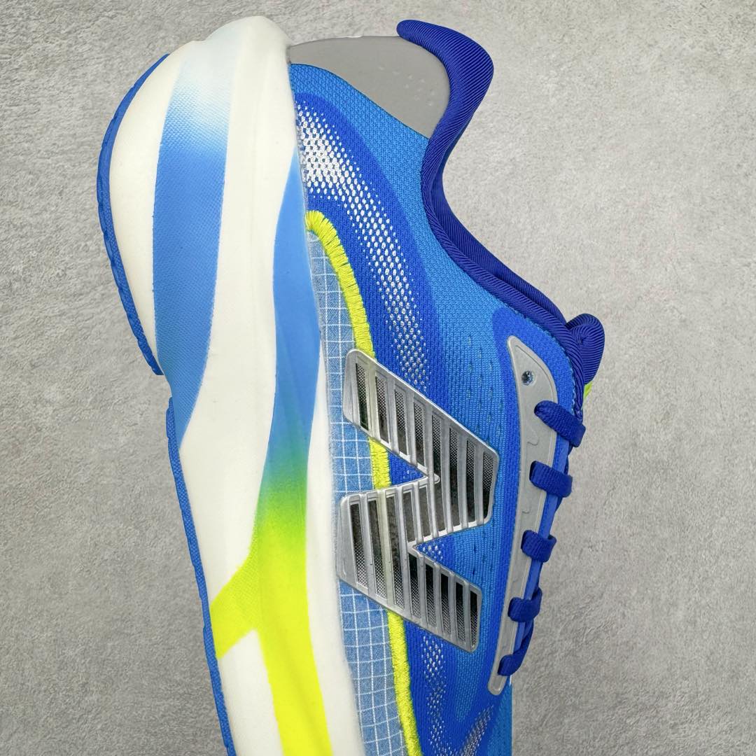 图片[6]-New Balance Fresh Foam X NB1080V5 新百伦系列低帮轻量化厚底健身休闲运动慢跑鞋 近赏｜无论是日常慢跑，还是City Walk，它都可轻松应对提起今年最流行的事情，想必在你所在的城市来一段City Walk，是很多潮男潮女都会做的吧。当时间来到十月，一年中最舒服的时光，无论是慢跑也好，还是City Walk，今天推荐的这双鞋，都可以轻松应对。那就是可以带给你久违的松弛感、治愈你柔软的需要的New Balance Fresh Foam X1080v15。作为New Balance经典跑鞋系列，1080系列可以说凝聚了品牌历来前沿科技与制造匠心。今年的v13版本可谓再度革新。在舒适体验、运动性能以及造型风格三个维度上做到了有机交融。舒适体验一直是1080跑鞋系列带给我们最大的直观感受，加上本就带有严肃跑鞋基因，在今年全新材料配方的Fresh FoamX中底泡棉上则有了不一样的缓震性能，重新定义“踩屎感”。可再生柔软针织鞋面使用可追溯的Repreve再生鞋面材料，柔软透气的鞋面提供绵密的贴合与包裹感，轻量分区橡胶大底分区外底橡胶采用新材料，改进纹路设计，增加前掌外底硬度，提升滚动反馈和传动效率。尺码：40 40.5 41.5 42 42.5 43 44 45-选品中心