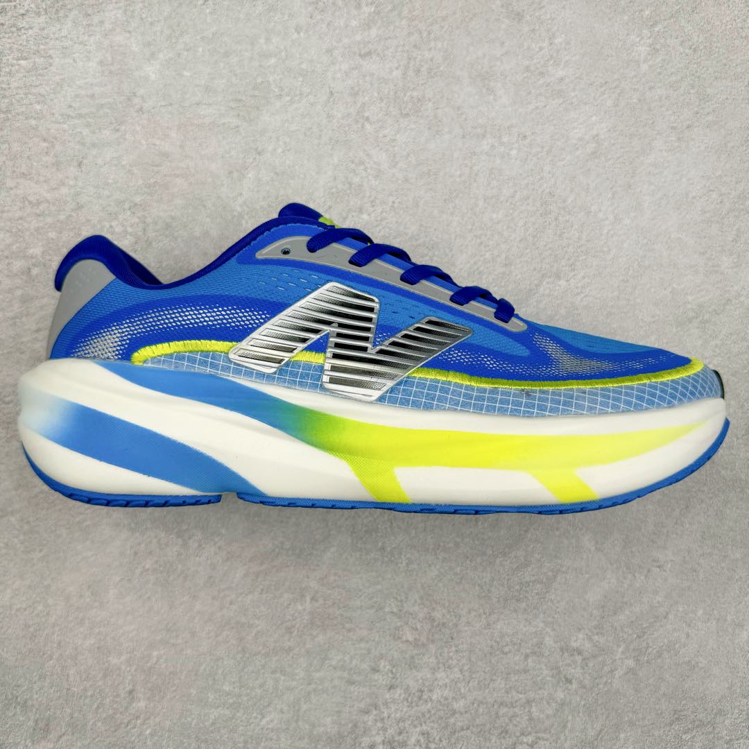 New Balance Fresh Foam X NB1080V5 新百伦系列低帮轻量化厚底健身休闲运动慢跑鞋 近赏｜无论是日常慢跑，还是City Walk，它都可轻松应对提起今年最流行的事情，想必在你所在的城市来一段City Walk，是很多潮男潮女都会做的吧。当时间来到十月，一年中最舒服的时光，无论是慢跑也好，还是City Walk，今天推荐的这双鞋，都可以轻松应对。那就是可以带给你久违的松弛感、治愈你柔软的需要的New Balance Fresh Foam X1080v15。作为New Balance经典跑鞋系列，1080系列可以说凝聚了品牌历来前沿科技与制造匠心。今年的v13版本可谓再度革新。在舒适体验、运动性能以及造型风格三个维度上做到了有机交融。舒适体验一直是1080跑鞋系列带给我们最大的直观感受，加上本就带有严肃跑鞋基因，在今年全新材料配方的Fresh FoamX中底泡棉上则有了不一样的缓震性能，重新定义“踩屎感”。可再生柔软针织鞋面使用可追溯的Repreve再生鞋面材料，柔软透气的鞋面提供绵密的贴合与包裹感，轻量分区橡胶大底分区外底橡胶采用新材料，改进纹路设计，增加前掌外底硬度，提升滚动反馈和传动效率。尺码：40 40.5 41.5 42 42.5 43 44 45-选品中心