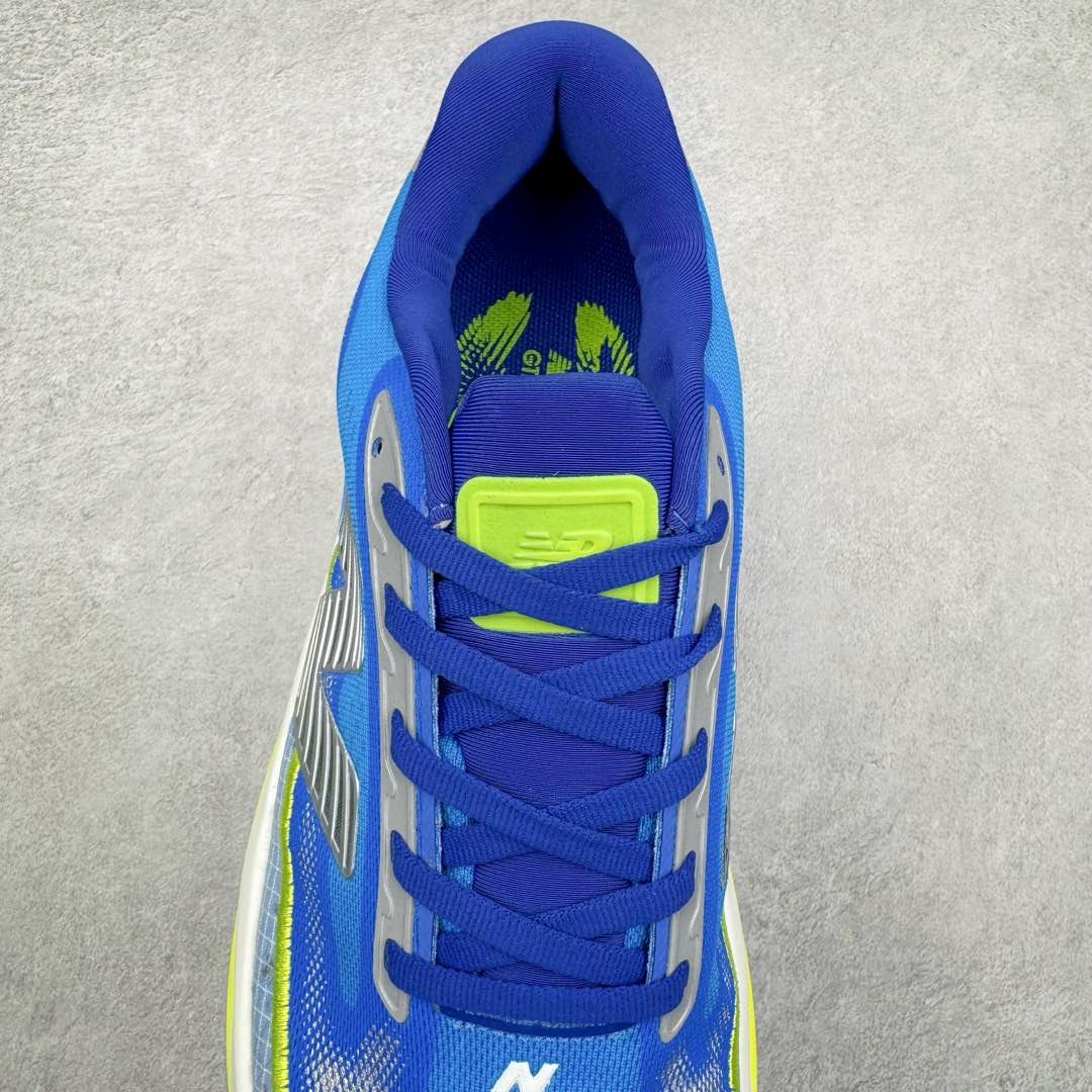 图片[5]-New Balance Fresh Foam X NB1080V5 新百伦系列低帮轻量化厚底健身休闲运动慢跑鞋 近赏｜无论是日常慢跑，还是City Walk，它都可轻松应对提起今年最流行的事情，想必在你所在的城市来一段City Walk，是很多潮男潮女都会做的吧。当时间来到十月，一年中最舒服的时光，无论是慢跑也好，还是City Walk，今天推荐的这双鞋，都可以轻松应对。那就是可以带给你久违的松弛感、治愈你柔软的需要的New Balance Fresh Foam X1080v15。作为New Balance经典跑鞋系列，1080系列可以说凝聚了品牌历来前沿科技与制造匠心。今年的v13版本可谓再度革新。在舒适体验、运动性能以及造型风格三个维度上做到了有机交融。舒适体验一直是1080跑鞋系列带给我们最大的直观感受，加上本就带有严肃跑鞋基因，在今年全新材料配方的Fresh FoamX中底泡棉上则有了不一样的缓震性能，重新定义“踩屎感”。可再生柔软针织鞋面使用可追溯的Repreve再生鞋面材料，柔软透气的鞋面提供绵密的贴合与包裹感，轻量分区橡胶大底分区外底橡胶采用新材料，改进纹路设计，增加前掌外底硬度，提升滚动反馈和传动效率。尺码：40 40.5 41.5 42 42.5 43 44 45-选品中心