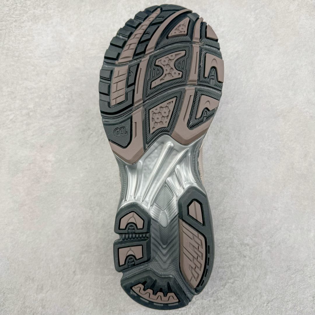 图片[9]-ASICS Gel-Nimbus 10.1 亚瑟士雨云10.1代系列轻量缓震休闲运动跑步鞋 近年来，运动鞋市场迎来了一个新的设计潮流：通过融合艺术与技术，赋予运动鞋更多的时尚元素和创新设计。作为市场中的领导者之一，ASICS（亚瑟士）一向以其技术创新和卓越的鞋款设计著称。而另一个前卫的实验鞋类品牌EMPTY BEHAVIOR，以其非凡的创意和探索，尤其对未来主义和非传统材料的热情撞击，从业界中脱颖而出。两者的合作，以推出特别版的GEL-NIMBUS™ 10.1鞋款——主题为“EVEN MY SHOE IS ART”为标志，为运动鞋设计涉入一个全新的高度。尺码：36 37 37.5 38 39 39.5 40.5 41.5 42 42.5 43.5 44 44.5 45-选品中心