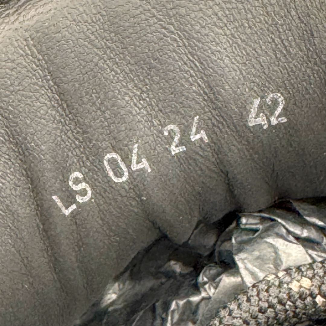 图片[13]-＃纯原 Dior B33 迪奥印花系带时尚运动板鞋网球鞋 全套原厂新版原纸板楦头开发 原厂特供皮料加持 原档数据大底 高频字母排版细节 还原 Zp 高端零售特供批次 2023秋季新品 彰显非凡的精湛工艺 重新诠释经典的网球鞋 时尚的廓形突显厚实感 采用全新的拉绒马海毛针织面料 突显柔软触感与富有层次感的流行色彩 搭配棕色绒面革镶片提升格调 别具一格的加垫鞋舌点缀以压花效果Dior标志 后侧点缀以Dior 30Avenue Montaigne标志 可为各式休闲造型增添时尚气质 尺码：40 41 42 43 44 45 46-选品中心