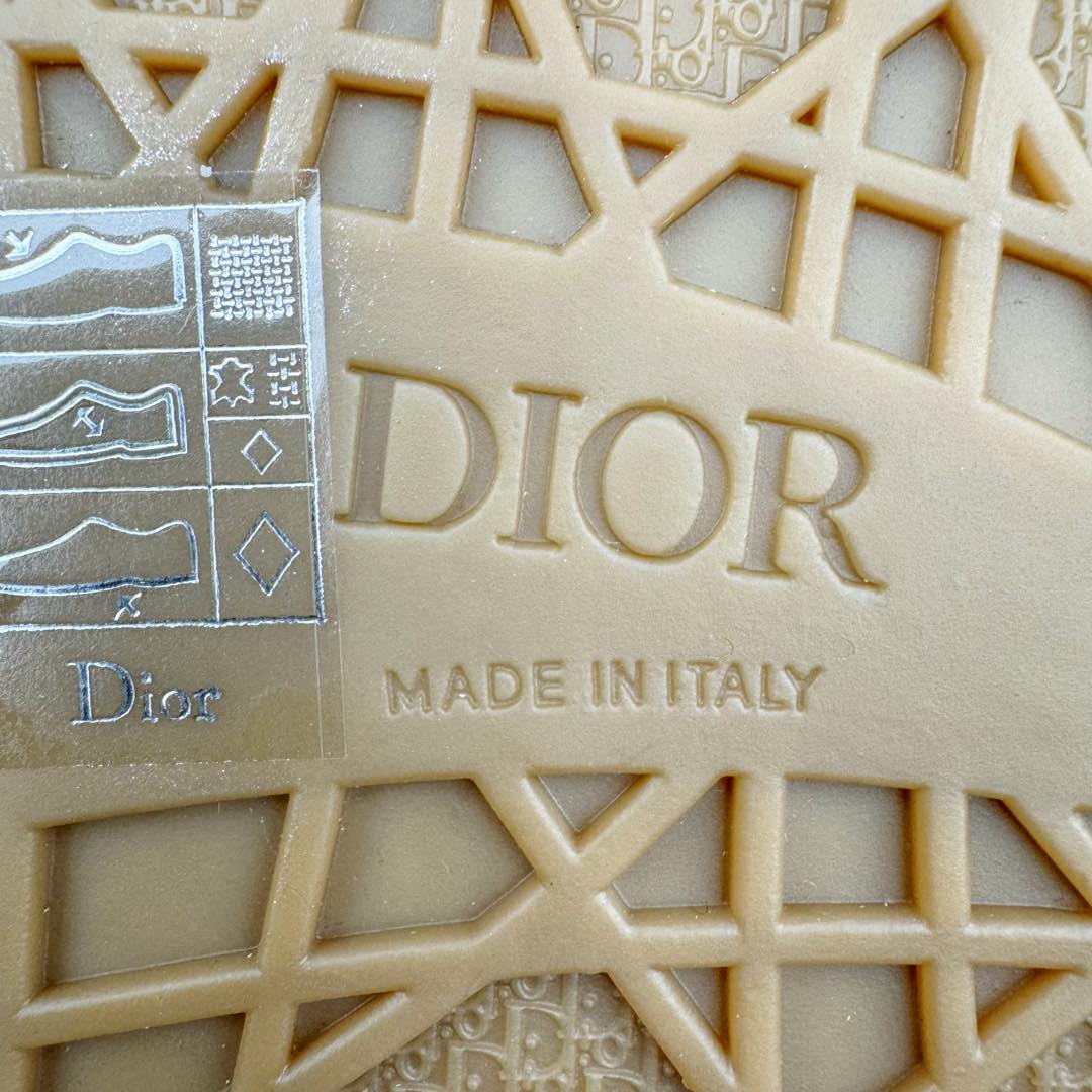 图片[24]-＃纯原 Dior B33 迪奥印花系带时尚运动板鞋网球鞋 全套原厂新版原纸板楦头开发 原厂特供皮料加持 原档数据大底 高频字母排版细节 还原 Zp 高端零售特供批次 2023秋季新品 彰显非凡的精湛工艺 重新诠释经典的网球鞋 时尚的廓形突显厚实感 采用全新的拉绒马海毛针织面料 突显柔软触感与富有层次感的流行色彩 搭配棕色绒面革镶片提升格调 别具一格的加垫鞋舌点缀以压花效果Dior标志 后侧点缀以Dior 30Avenue Montaigne标志 可为各式休闲造型增添时尚气质 尺码：40 41 42 43 44 45 46-选品中心