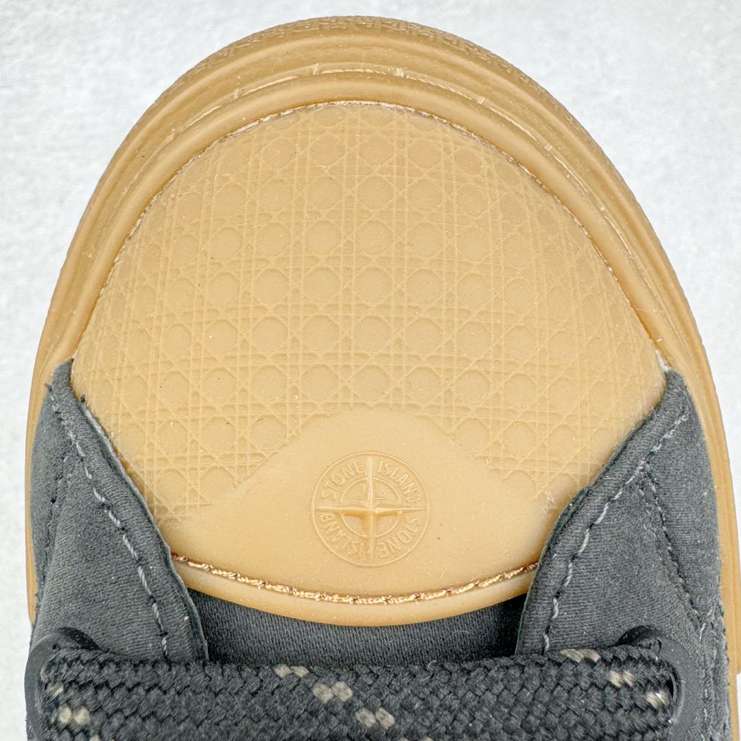 图片[17]-＃纯原 Dior B33 迪奥印花系带时尚运动板鞋网球鞋 全套原厂新版原纸板楦头开发 原厂特供皮料加持 原档数据大底 高频字母排版细节 还原 Zp 高端零售特供批次 2023秋季新品 彰显非凡的精湛工艺 重新诠释经典的网球鞋 时尚的廓形突显厚实感 采用全新的拉绒马海毛针织面料 突显柔软触感与富有层次感的流行色彩 搭配棕色绒面革镶片提升格调 别具一格的加垫鞋舌点缀以压花效果Dior标志 后侧点缀以Dior 30Avenue Montaigne标志 可为各式休闲造型增添时尚气质 尺码：40 41 42 43 44 45 46-选品中心