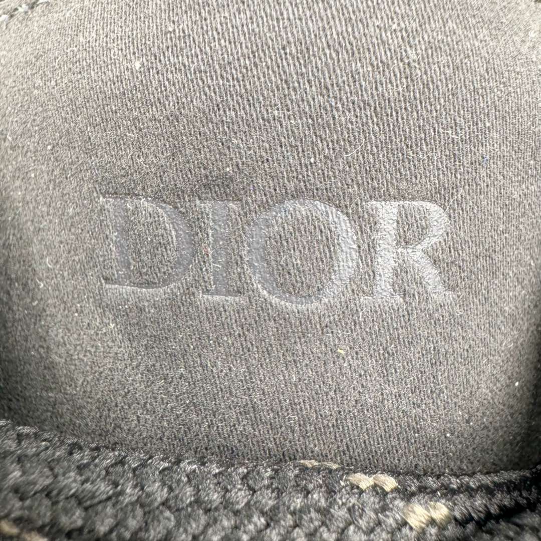 图片[15]-＃纯原 Dior B33 迪奥印花系带时尚运动板鞋网球鞋 全套原厂新版原纸板楦头开发 原厂特供皮料加持 原档数据大底 高频字母排版细节 还原 Zp 高端零售特供批次 2023秋季新品 彰显非凡的精湛工艺 重新诠释经典的网球鞋 时尚的廓形突显厚实感 采用全新的拉绒马海毛针织面料 突显柔软触感与富有层次感的流行色彩 搭配棕色绒面革镶片提升格调 别具一格的加垫鞋舌点缀以压花效果Dior标志 后侧点缀以Dior 30Avenue Montaigne标志 可为各式休闲造型增添时尚气质 尺码：40 41 42 43 44 45 46-选品中心
