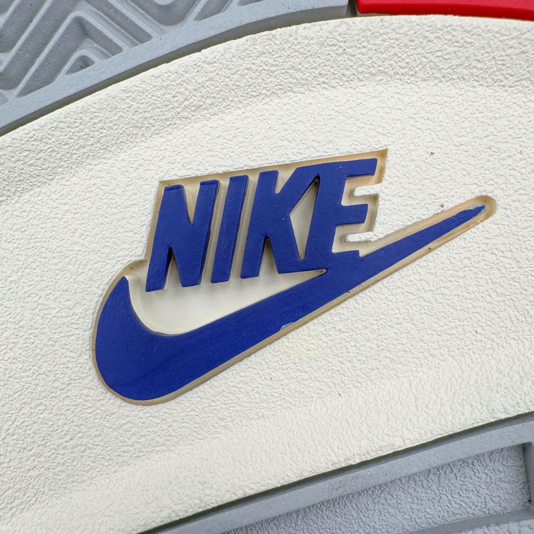 图片[10]-＃K版纯原 Air Jordan AJ4 Rare Air Laser 黑蓝红 FV5029-003 全新升级改良 原鞋原楦原纸板同源开发 完美呈现乔4的版型 内侧正确双色网格 还原细节 原厂皮料 正确气垫颜色 正确网格工艺 正确拉帮工艺 全鞋原装材料制作 原档案原模具打造 支持全方位与正品对比 尺码：36 36.5 37.5 38 38.5 39 40 40.5 41 42 42.5 43 44 44.5 45 46 47.5-选品中心