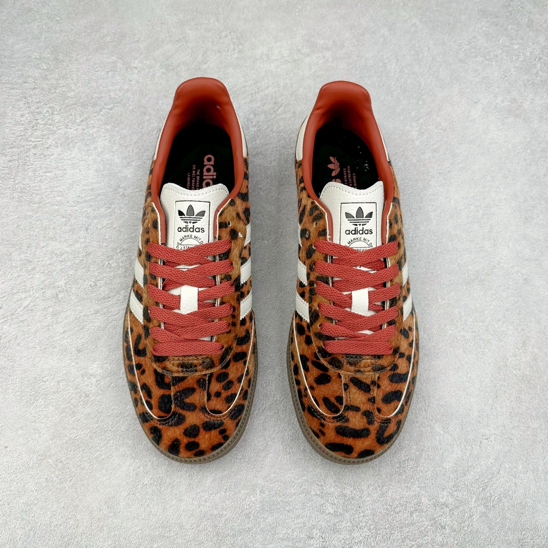 图片[2]-AD Original Samba OG 复古经典轻便板鞋 JI2735 这款桑巴鞋展示了高质量的工艺 带有装饰的超锁缝制和无缝的手感 柔软、柔软的皮革造型和标志性的3条纹完成了精致的外观 正规合身鞋带 鞋面上有绒面鞋垫 橡胶鞋底 享受正畸套筒软感 自50年代首次亮相以来就一直在赢得粉丝的青睐 尺码：36 36.5 37.5 38 38.5 39 40 40.5 41 42 42.5 43 44 44.5 45-选品中心