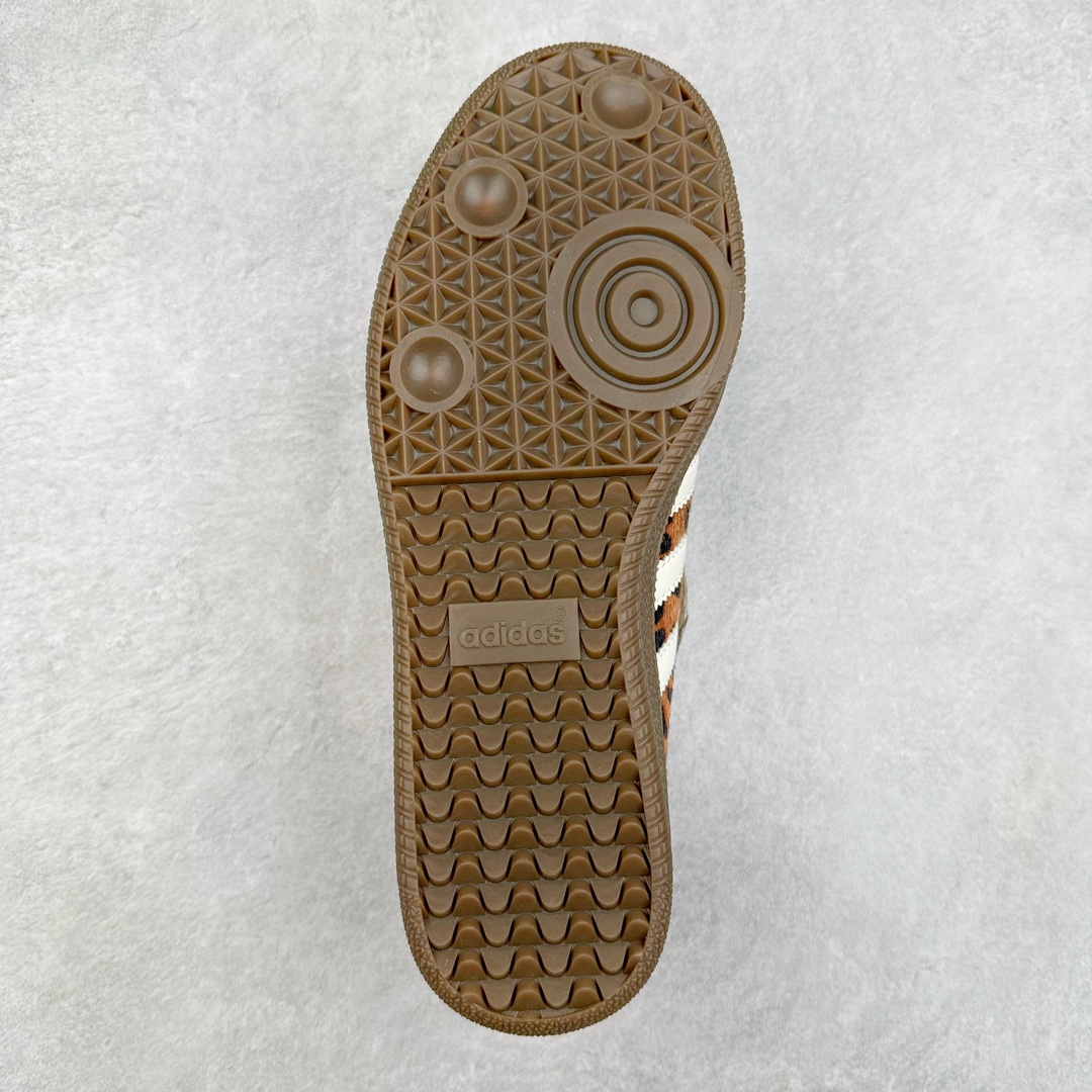 图片[9]-AD Original Samba OG 复古经典轻便板鞋 JI2735 这款桑巴鞋展示了高质量的工艺 带有装饰的超锁缝制和无缝的手感 柔软、柔软的皮革造型和标志性的3条纹完成了精致的外观 正规合身鞋带 鞋面上有绒面鞋垫 橡胶鞋底 享受正畸套筒软感 自50年代首次亮相以来就一直在赢得粉丝的青睐 尺码：36 36.5 37.5 38 38.5 39 40 40.5 41 42 42.5 43 44 44.5 45-选品中心