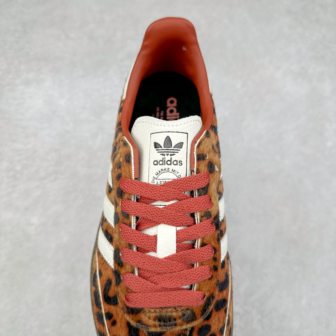 图片[5]-AD Original Samba OG 复古经典轻便板鞋 JI2735 这款桑巴鞋展示了高质量的工艺 带有装饰的超锁缝制和无缝的手感 柔软、柔软的皮革造型和标志性的3条纹完成了精致的外观 正规合身鞋带 鞋面上有绒面鞋垫 橡胶鞋底 享受正畸套筒软感 自50年代首次亮相以来就一直在赢得粉丝的青睐 尺码：36 36.5 37.5 38 38.5 39 40 40.5 41 42 42.5 43 44 44.5 45-选品中心