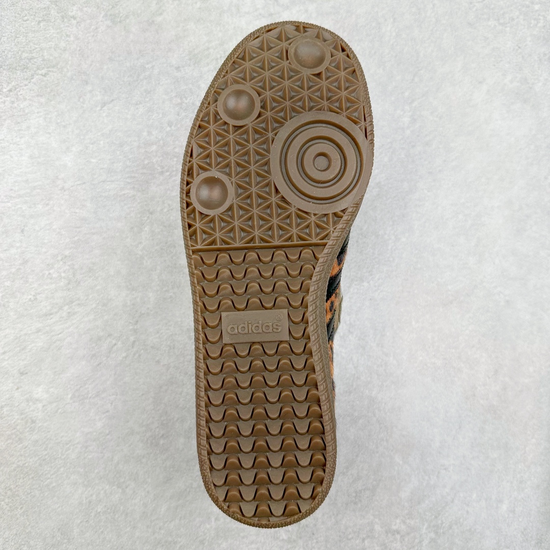 图片[9]-AD Original Samba OG 复古经典轻便板鞋 JI2734 这款桑巴鞋展示了高质量的工艺 带有装饰的超锁缝制和无缝的手感 柔软、柔软的皮革造型和标志性的3条纹完成了精致的外观 正规合身鞋带 鞋面上有绒面鞋垫 橡胶鞋底 享受正畸套筒软感 自50年代首次亮相以来就一直在赢得粉丝的青睐 尺码：36 36.5 37.5 38 38.5 39 40 40.5 41 42 42.5 43 44 44.5 45-选品中心