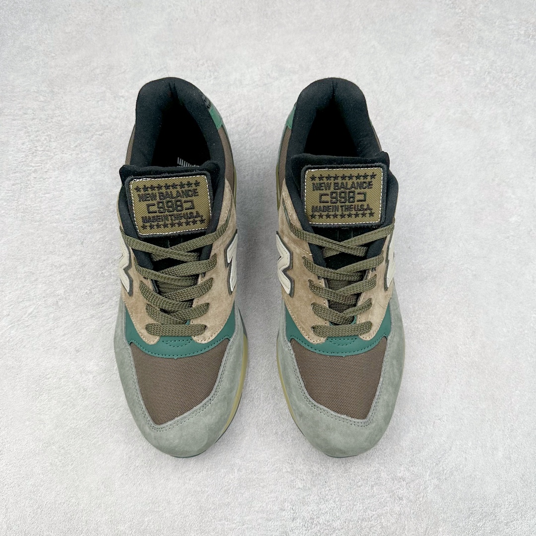 图片[2]-New Balance M998 Made in USA NB新百伦高端美产血统系列经典复古休闲运动慢跑鞋 NB998 诞生于 1993 年，作为第一双使用 ABZORB 缓冲材料的鞋款，一经发售就受到大量消费者的热烈追捧，如今已经成为了历久不衰的经典代表鞋款之一。原楦原数据开发版型 以优质面料制成鞋面结构。鞋面采用经典网眼布材质，辅以绒面革覆盖，带来更加清爽舒适的穿着体验。鞋舌上标记的 \\\”998\\\” 字样增强鞋款辨识度的同时，为鞋款注入更多动人细节。鞋款采用 ABZORB 缓冲材料的中底，通过缓冲和压缩阻力相结合来吸收冲击，稳定性高，不易打滑，助你畅享舒适有型的运动体验。采用猪巴革组合网织鞋面材质 后跟嵌入TPU装饰条稳固 升级原装5层独立私模 尺码：36 36.5 37 38 39.5 40 40.5 41.5 42 42.5 43 44 44.5 45-选品中心