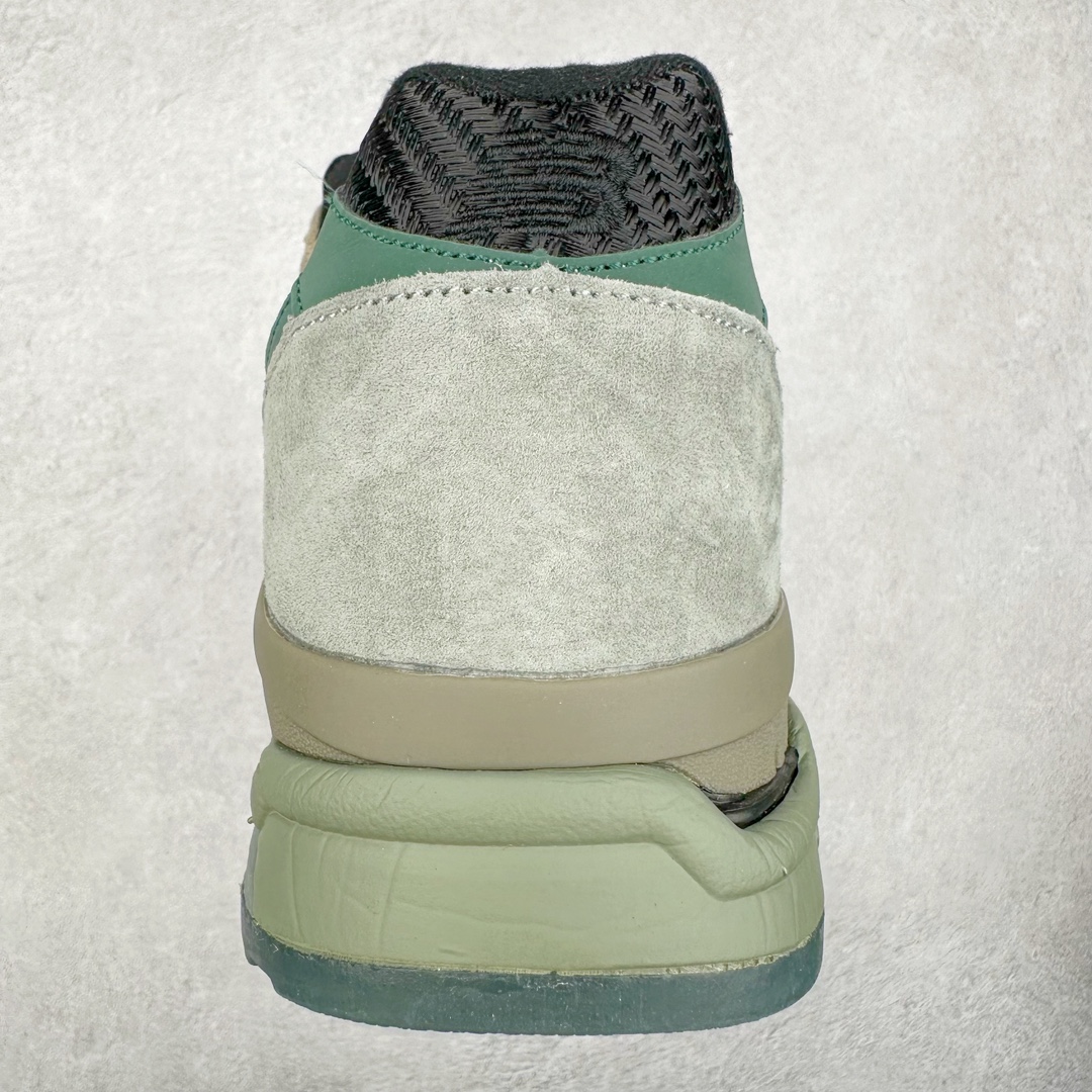 图片[8]-New Balance M998 Made in USA NB新百伦高端美产血统系列经典复古休闲运动慢跑鞋 NB998 诞生于 1993 年，作为第一双使用 ABZORB 缓冲材料的鞋款，一经发售就受到大量消费者的热烈追捧，如今已经成为了历久不衰的经典代表鞋款之一。原楦原数据开发版型 以优质面料制成鞋面结构。鞋面采用经典网眼布材质，辅以绒面革覆盖，带来更加清爽舒适的穿着体验。鞋舌上标记的 \\\”998\\\” 字样增强鞋款辨识度的同时，为鞋款注入更多动人细节。鞋款采用 ABZORB 缓冲材料的中底，通过缓冲和压缩阻力相结合来吸收冲击，稳定性高，不易打滑，助你畅享舒适有型的运动体验。采用猪巴革组合网织鞋面材质 后跟嵌入TPU装饰条稳固 升级原装5层独立私模 尺码：36 36.5 37 38 39.5 40 40.5 41.5 42 42.5 43 44 44.5 45-选品中心