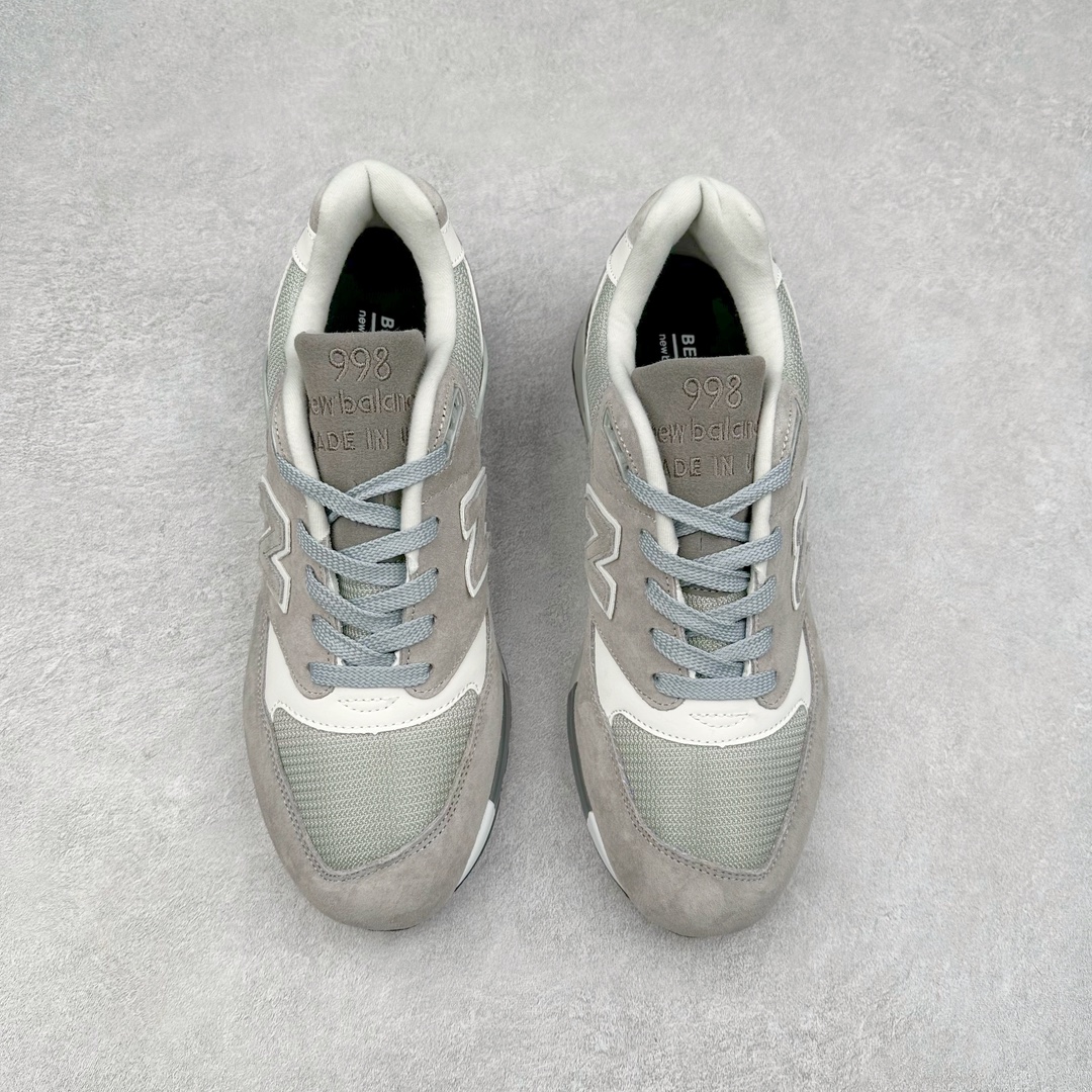 图片[2]-New Balance M998 Made in USA NB新百伦高端美产血统系列经典复古休闲运动慢跑鞋 NB998 诞生于 1993 年，作为第一双使用 ABZORB 缓冲材料的鞋款，一经发售就受到大量消费者的热烈追捧，如今已经成为了历久不衰的经典代表鞋款之一。原楦原数据开发版型 以优质面料制成鞋面结构。鞋面采用经典网眼布材质，辅以绒面革覆盖，带来更加清爽舒适的穿着体验。鞋舌上标记的 \\\”998\\\” 字样增强鞋款辨识度的同时，为鞋款注入更多动人细节。鞋款采用 ABZORB 缓冲材料的中底，通过缓冲和压缩阻力相结合来吸收冲击，稳定性高，不易打滑，助你畅享舒适有型的运动体验。采用猪巴革组合网织鞋面材质 后跟嵌入TPU装饰条稳固 升级原装5层独立私模 尺码：36 36.5 37 38 39.5 40 40.5 41.5 42 42.5 43 44 44.5 45-选品中心