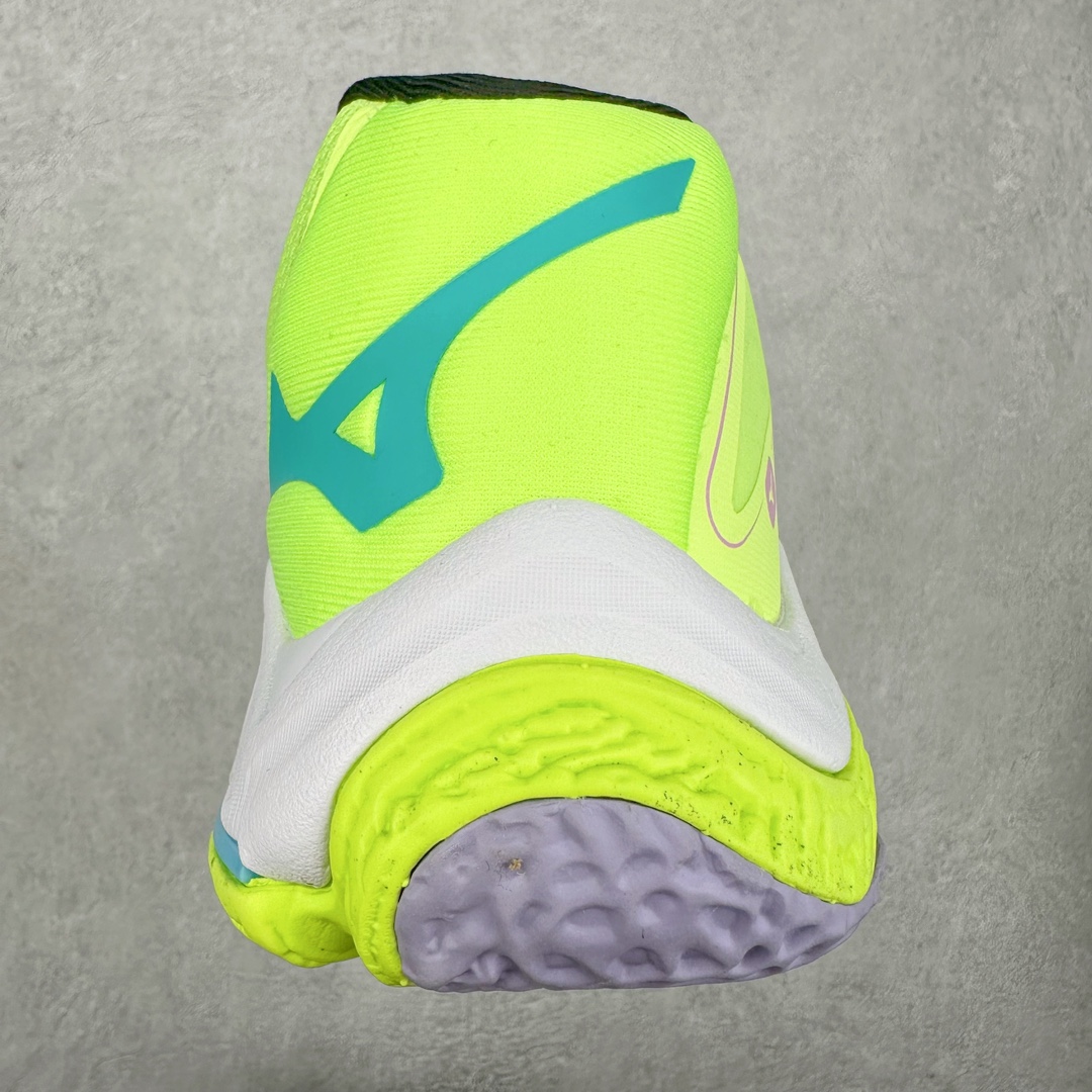 图片[8]-Mizuno Wave Lightning Z8 美津浓舒适百搭减震防滑低帮训练鞋 男女同款 美津浓（Mizuno），是日本美津浓株式会社于1906年创立的运动品牌，经过一个多世纪的不断努力现已成为世界著名的运动器具、服装和鞋类生产商。美津浓力求服务于各类运动项目，并竭力使运动生活更加愉快和振奋。产品种类齐全，覆盖几乎全部主要运动项目，达到30万多个品类。尺码：36 36.5 37.5 38 38.5 39 40 40.5 41 42 42.5 43 44 44.5 45-选品中心