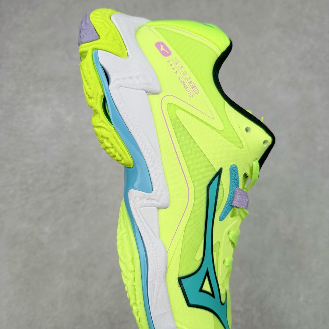 图片[6]-Mizuno Wave Lightning Z8 美津浓舒适百搭减震防滑低帮训练鞋 男女同款 美津浓（Mizuno），是日本美津浓株式会社于1906年创立的运动品牌，经过一个多世纪的不断努力现已成为世界著名的运动器具、服装和鞋类生产商。美津浓力求服务于各类运动项目，并竭力使运动生活更加愉快和振奋。产品种类齐全，覆盖几乎全部主要运动项目，达到30万多个品类。尺码：36 36.5 37.5 38 38.5 39 40 40.5 41 42 42.5 43 44 44.5 45-选品中心