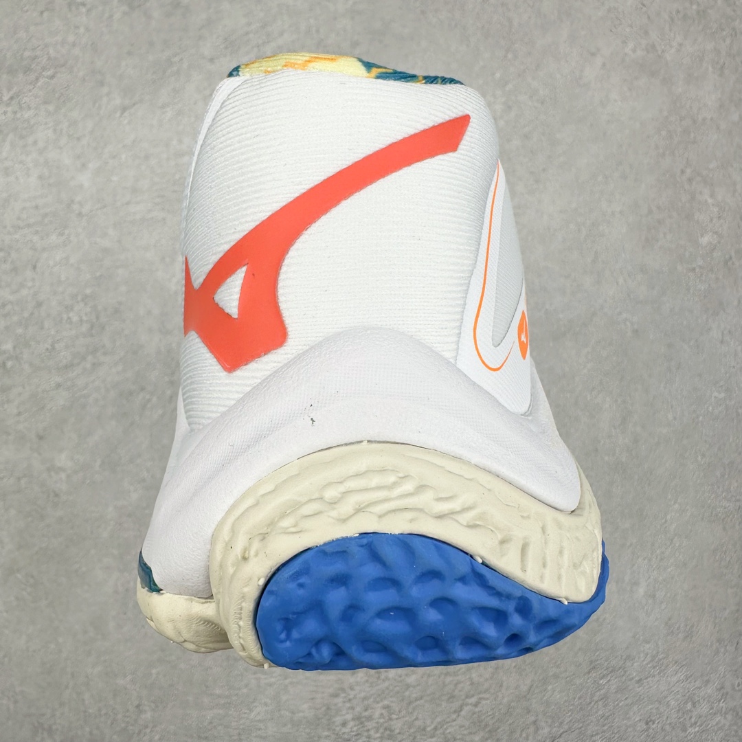 图片[8]-Mizuno Wave Lightning Z8 美津浓舒适百搭减震防滑低帮训练鞋 男女同款 美津浓（Mizuno），是日本美津浓株式会社于1906年创立的运动品牌，经过一个多世纪的不断努力现已成为世界著名的运动器具、服装和鞋类生产商。美津浓力求服务于各类运动项目，并竭力使运动生活更加愉快和振奋。产品种类齐全，覆盖几乎全部主要运动项目，达到30万多个品类。尺码：36 36.5 37.5 38 38.5 39 40 40.5 41 42 42.5 43 44 44.5 45-选品中心