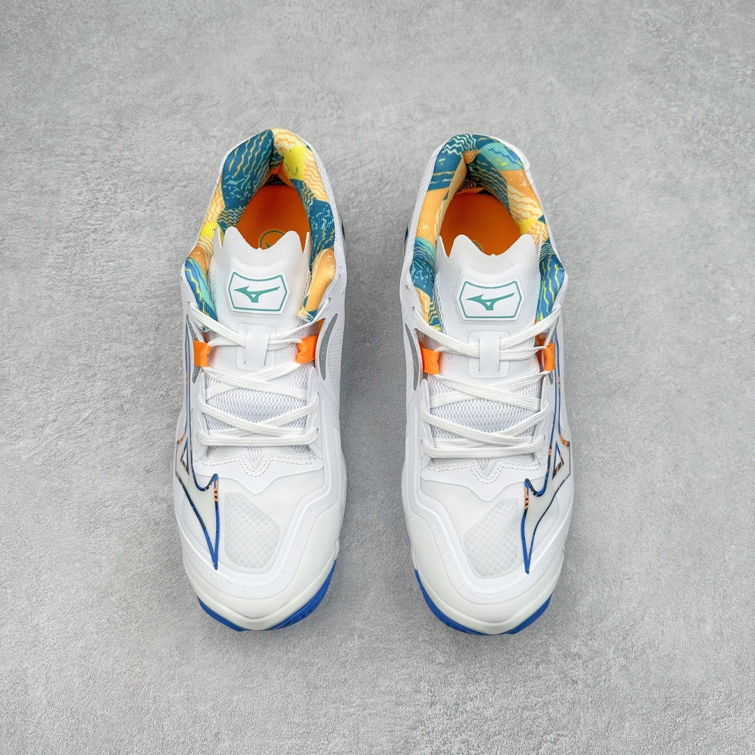 图片[2]-Mizuno Wave Lightning Z8 美津浓舒适百搭减震防滑低帮训练鞋 男女同款 美津浓（Mizuno），是日本美津浓株式会社于1906年创立的运动品牌，经过一个多世纪的不断努力现已成为世界著名的运动器具、服装和鞋类生产商。美津浓力求服务于各类运动项目，并竭力使运动生活更加愉快和振奋。产品种类齐全，覆盖几乎全部主要运动项目，达到30万多个品类。尺码：36 36.5 37.5 38 38.5 39 40 40.5 41 42 42.5 43 44 44.5 45-选品中心