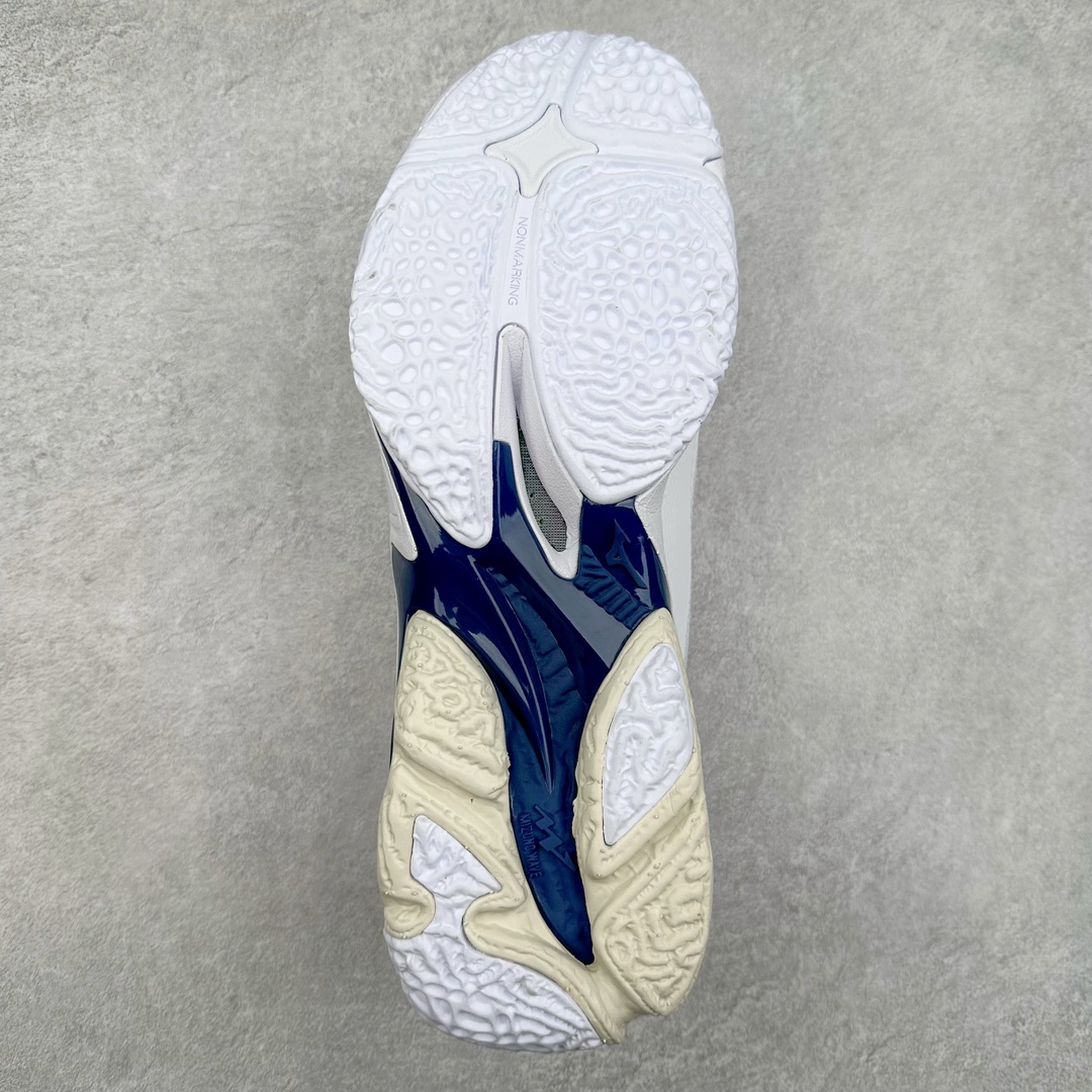 图片[9]-Mizuno Wave Lightning Z8 美津浓舒适百搭减震防滑低帮训练鞋 男女同款 美津浓（Mizuno），是日本美津浓株式会社于1906年创立的运动品牌，经过一个多世纪的不断努力现已成为世界著名的运动器具、服装和鞋类生产商。美津浓力求服务于各类运动项目，并竭力使运动生活更加愉快和振奋。产品种类齐全，覆盖几乎全部主要运动项目，达到30万多个品类。尺码：36 36.5 37.5 38 38.5 39 40 40.5 41 42 42.5 43 44 44.5 45-选品中心