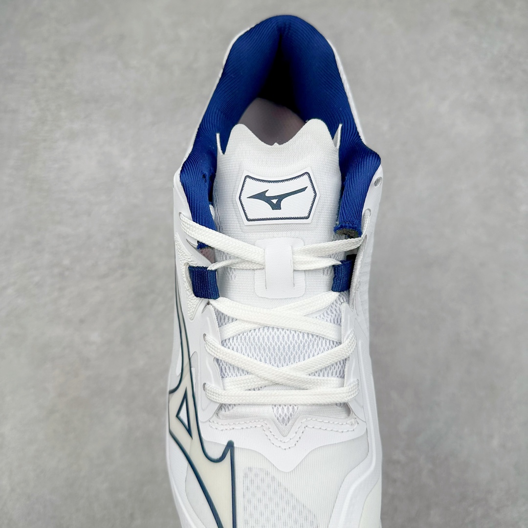 图片[5]-Mizuno Wave Lightning Z8 美津浓舒适百搭减震防滑低帮训练鞋 男女同款 美津浓（Mizuno），是日本美津浓株式会社于1906年创立的运动品牌，经过一个多世纪的不断努力现已成为世界著名的运动器具、服装和鞋类生产商。美津浓力求服务于各类运动项目，并竭力使运动生活更加愉快和振奋。产品种类齐全，覆盖几乎全部主要运动项目，达到30万多个品类。尺码：36 36.5 37.5 38 38.5 39 40 40.5 41 42 42.5 43 44 44.5 45-选品中心
