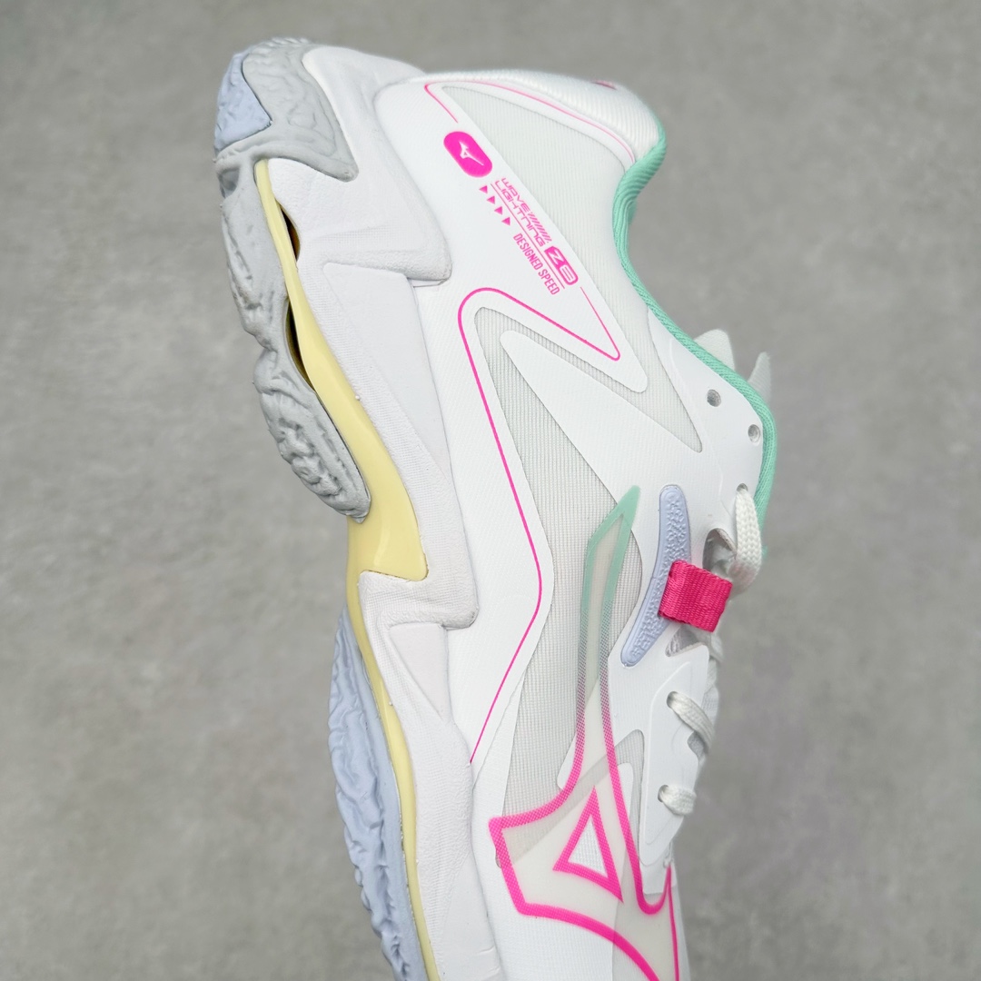 图片[6]-Mizuno Wave Lightning Z8 美津浓舒适百搭减震防滑低帮训练鞋 男女同款 美津浓（Mizuno），是日本美津浓株式会社于1906年创立的运动品牌，经过一个多世纪的不断努力现已成为世界著名的运动器具、服装和鞋类生产商。美津浓力求服务于各类运动项目，并竭力使运动生活更加愉快和振奋。产品种类齐全，覆盖几乎全部主要运动项目，达到30万多个品类。尺码：36 36.5 37.5 38 38.5 39 40 40.5 41 42 42.5 43 44 44.5 45-选品中心