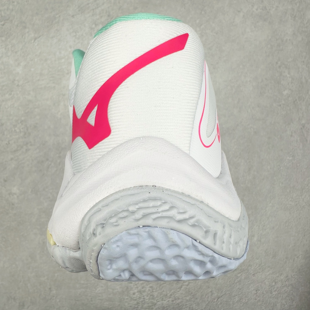 图片[8]-Mizuno Wave Lightning Z8 美津浓舒适百搭减震防滑低帮训练鞋 男女同款 美津浓（Mizuno），是日本美津浓株式会社于1906年创立的运动品牌，经过一个多世纪的不断努力现已成为世界著名的运动器具、服装和鞋类生产商。美津浓力求服务于各类运动项目，并竭力使运动生活更加愉快和振奋。产品种类齐全，覆盖几乎全部主要运动项目，达到30万多个品类。尺码：36 36.5 37.5 38 38.5 39 40 40.5 41 42 42.5 43 44 44.5 45-选品中心